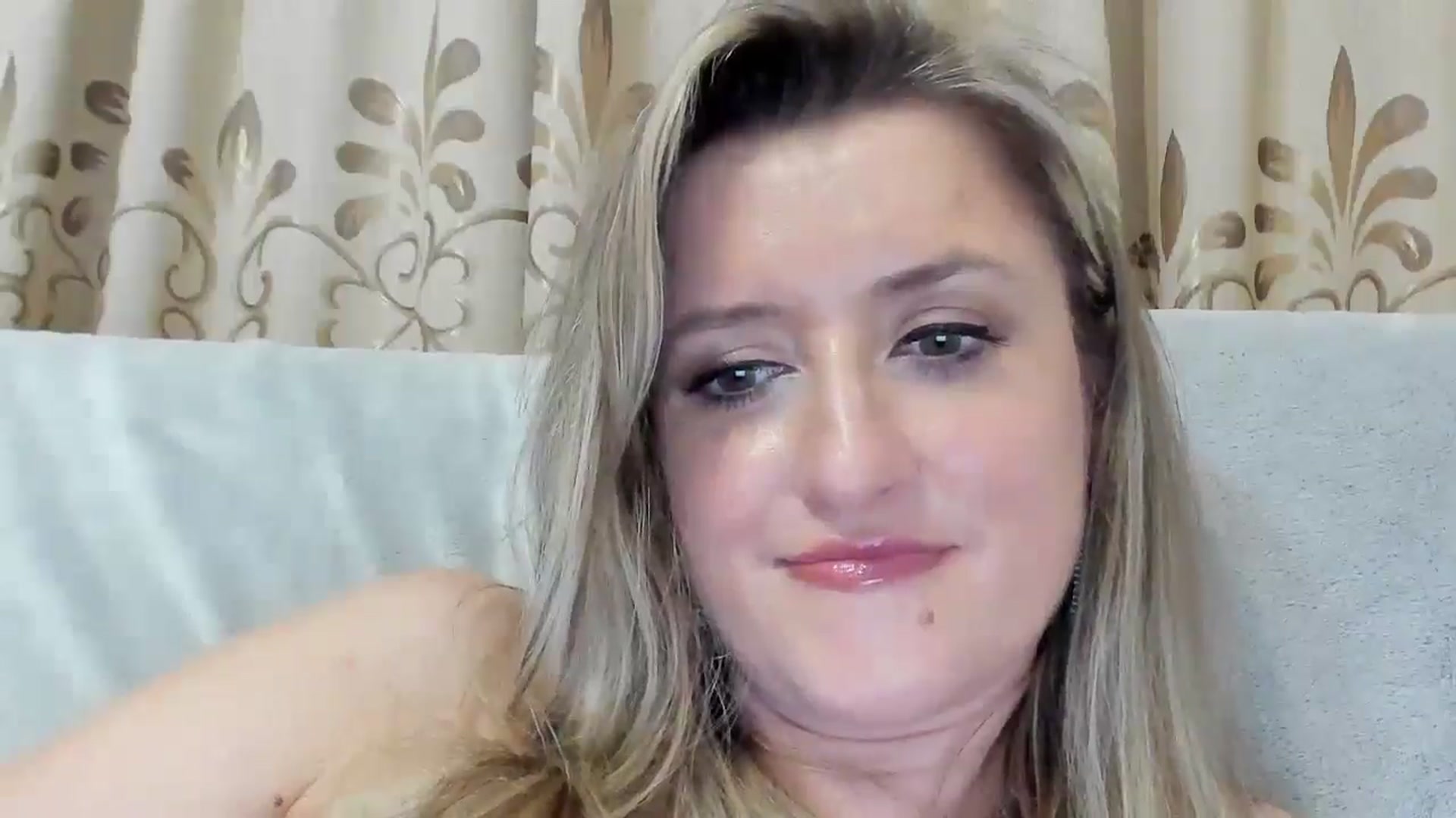Gallery image thumbnail from BestDream's myfreecams stream on, 07/31/2025, 21:51 image 7 of 20