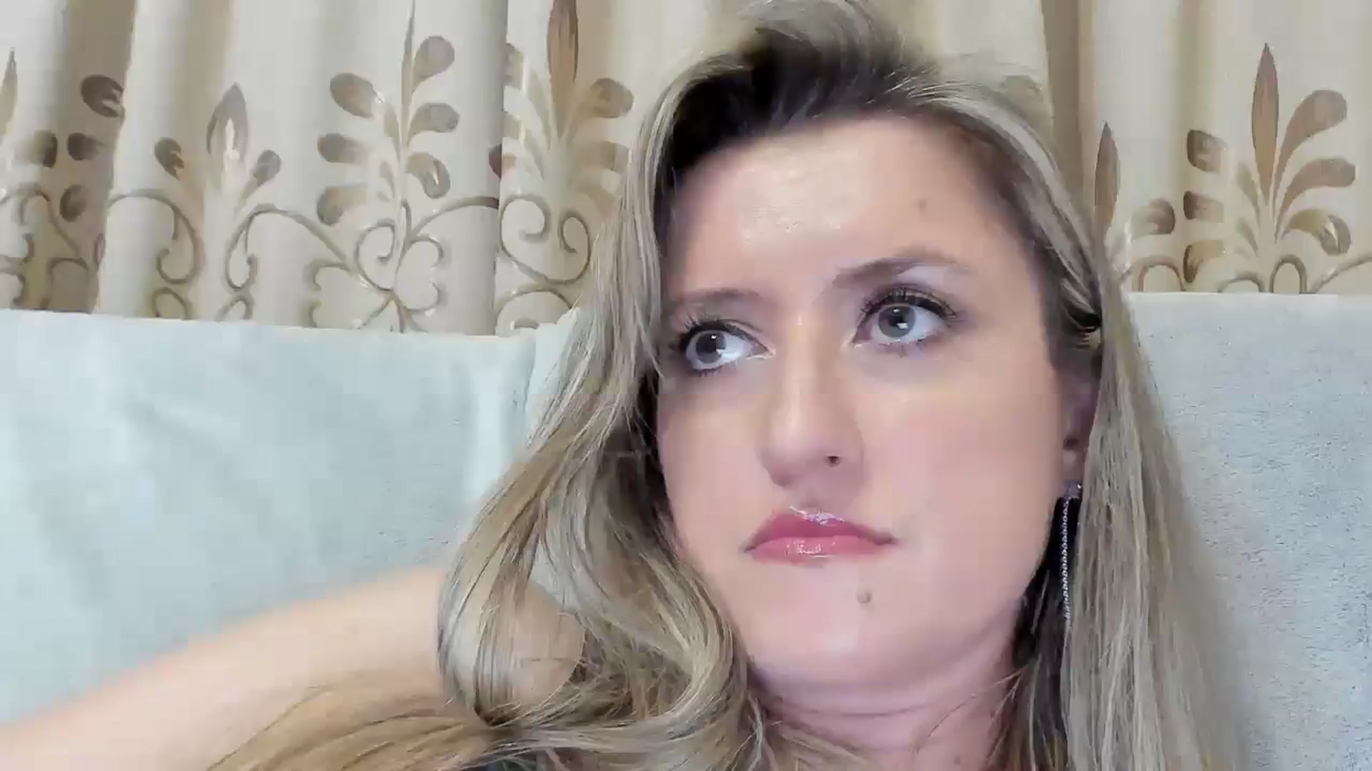 Gallery image thumbnail from BestDream's myfreecams stream on, 07/31/2025, 21:51 image 15 of 20