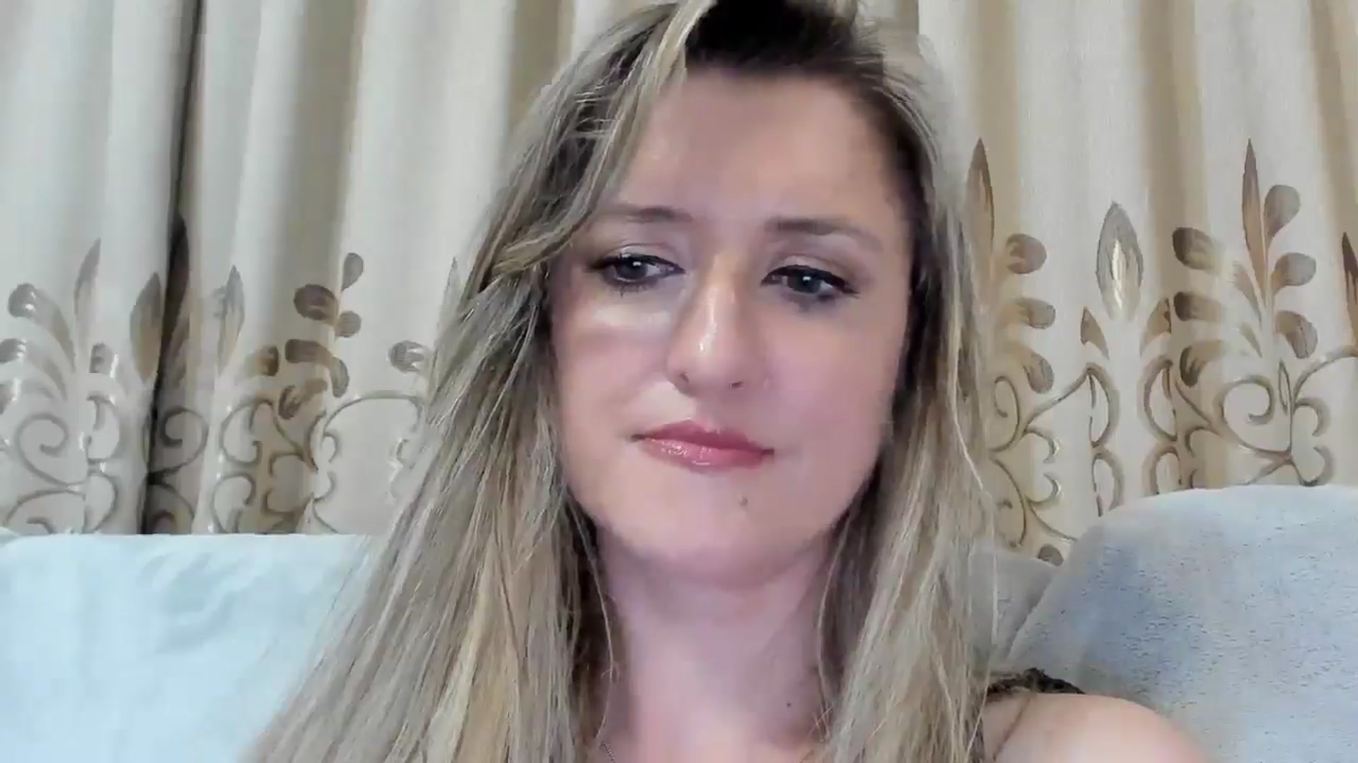 Gallery image thumbnail from BestDream's myfreecams stream on, 07/31/2025, 23:31 image 14 of 20