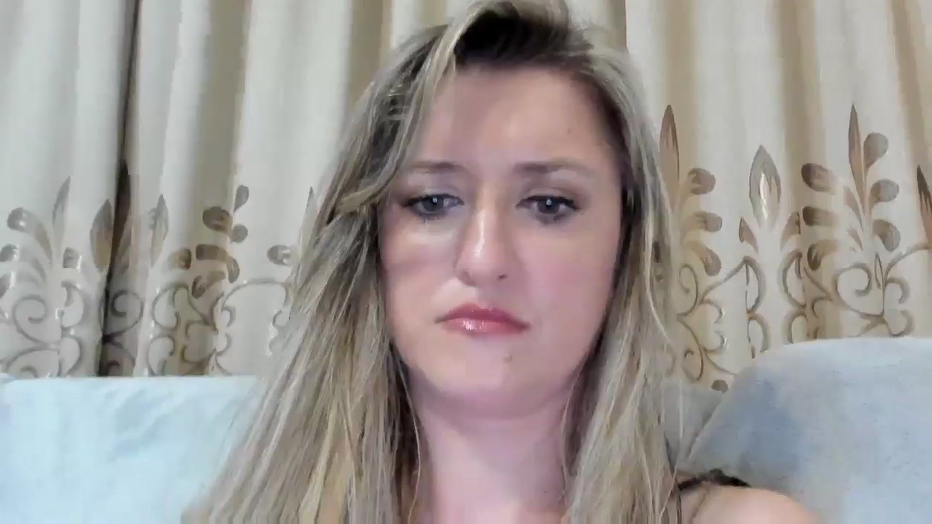 Gallery image thumbnail from BestDream's myfreecams stream on, 07/31/2025, 23:31 image 15 of 20