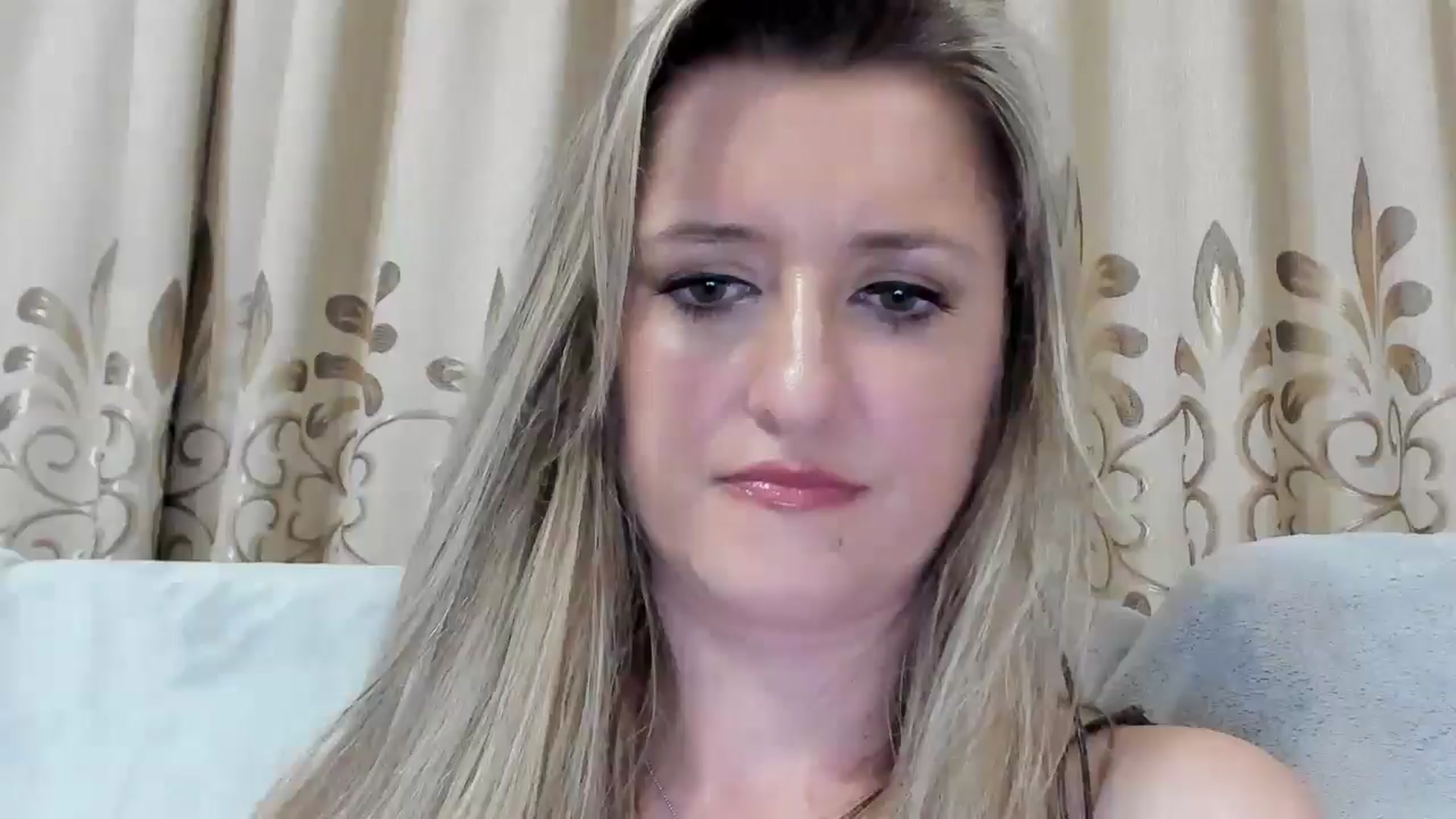 Gallery image thumbnail from BestDream's myfreecams stream on, 07/31/2025, 23:31 image 8 of 20