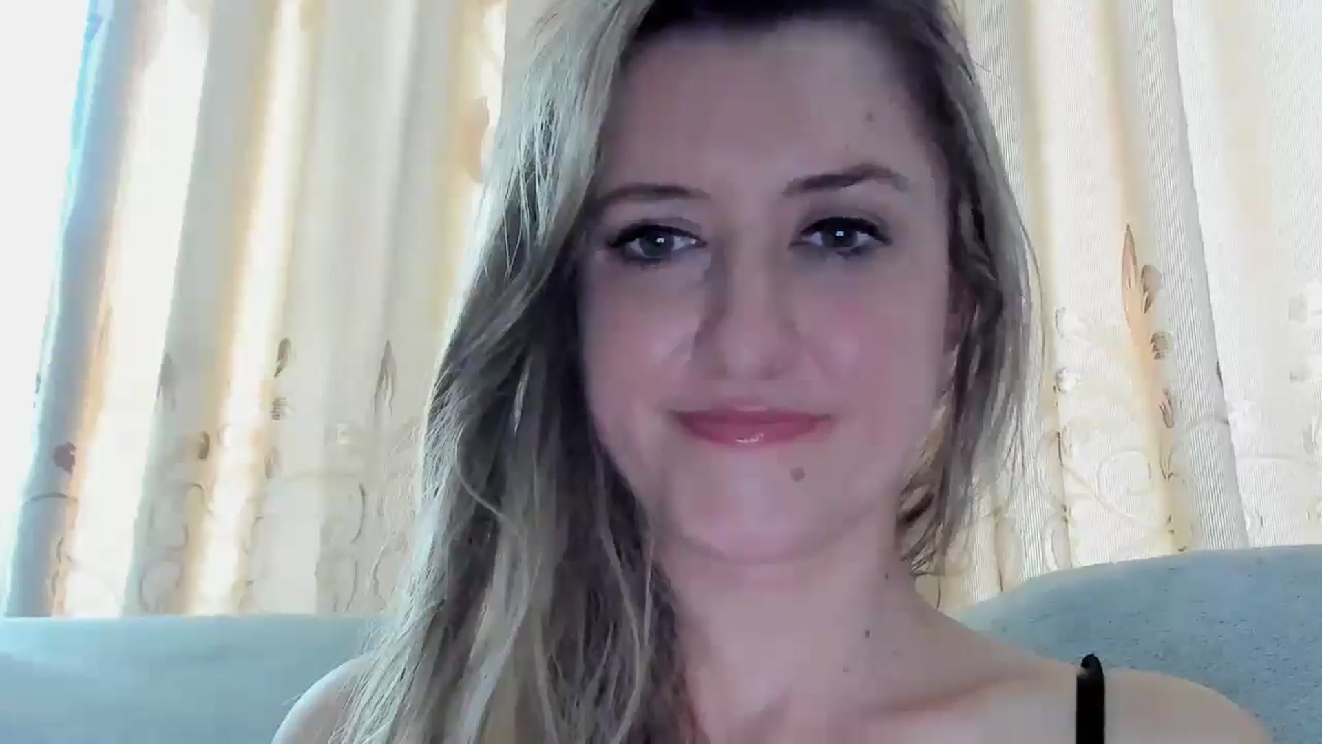 Gallery image thumbnail from BestDream's myfreecams stream on, 08/01/2025, 10:33 image 16 of 20