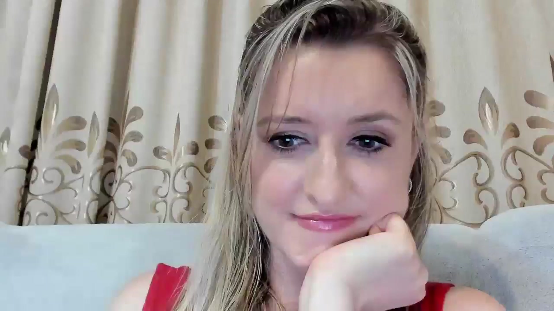Gallery image thumbnail from BestDream's myfreecams stream on, 08/01/2025, 22:56 image 15 of 20