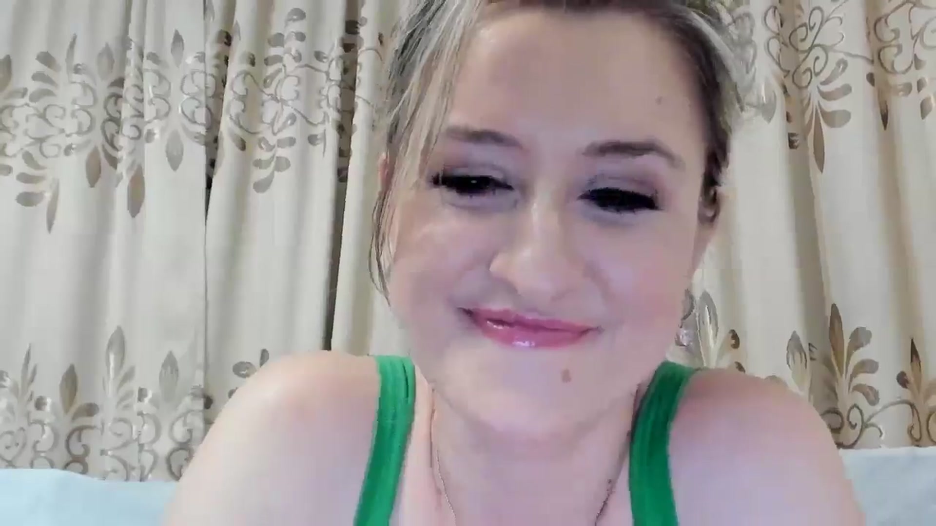 Gallery image thumbnail from BestDream's myfreecams stream on, 08/02/2025, 20:37 image 16 of 20