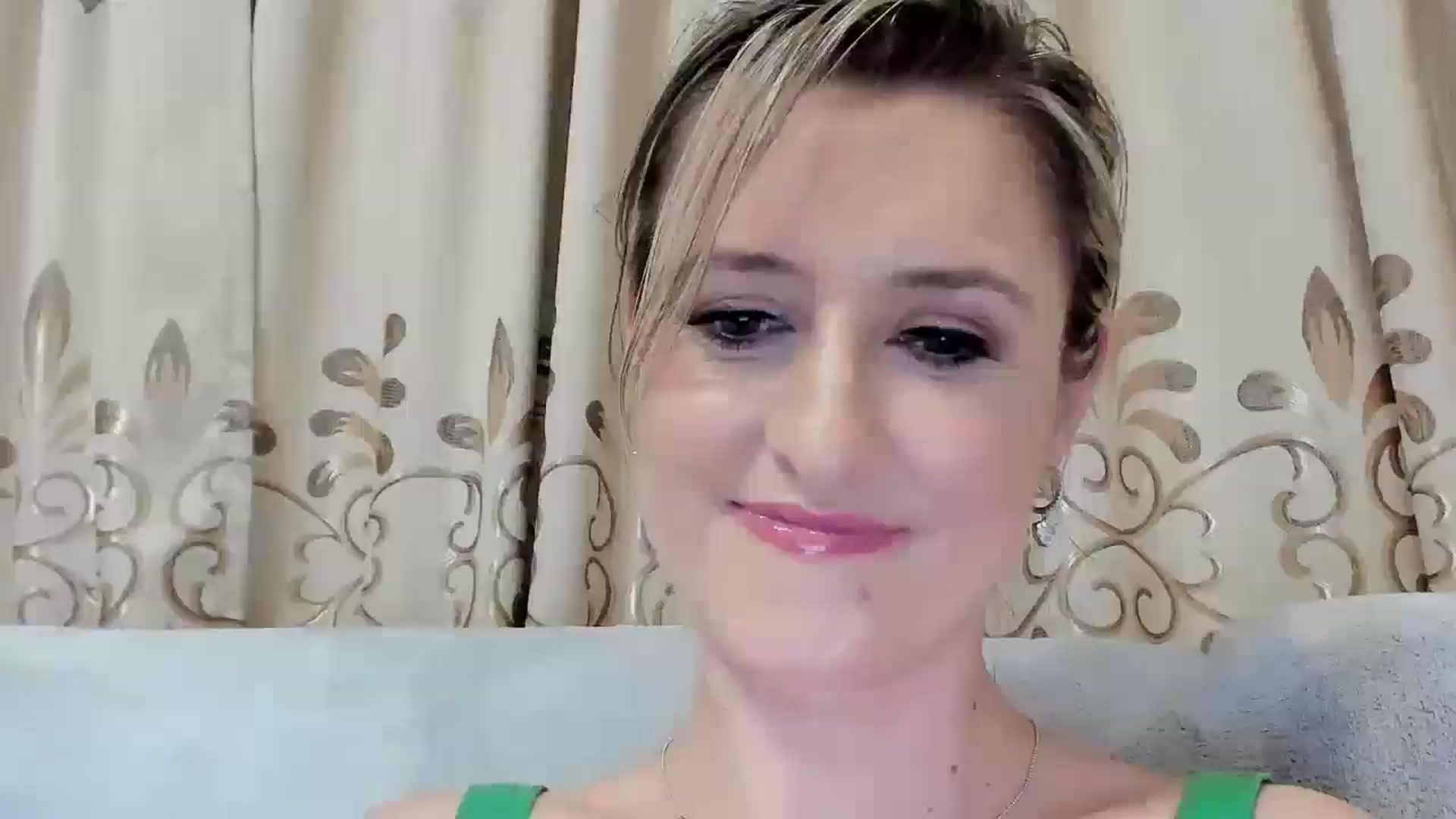 Gallery image thumbnail from BestDream's myfreecams stream on, 08/02/2025, 21:40 image 3 of 20