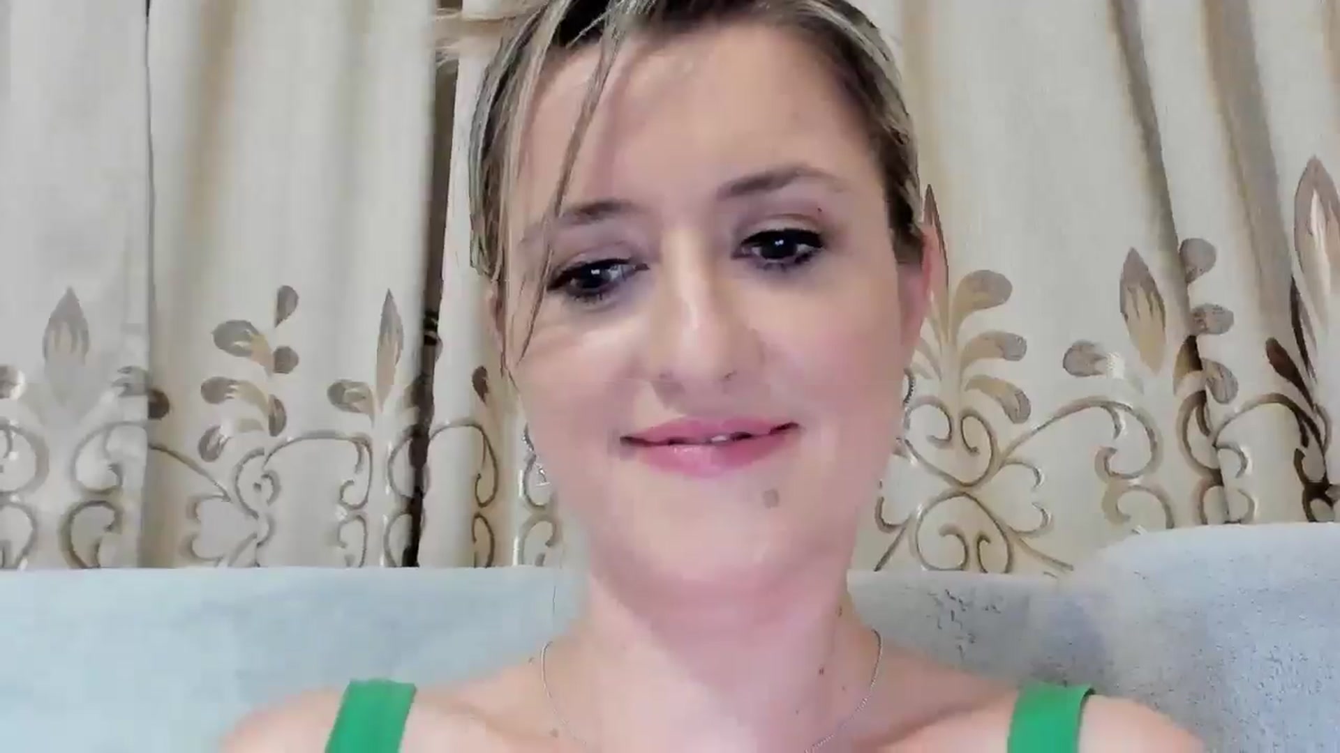 Gallery image thumbnail from BestDream's myfreecams stream on, 08/02/2025, 23:15 image 16 of 20