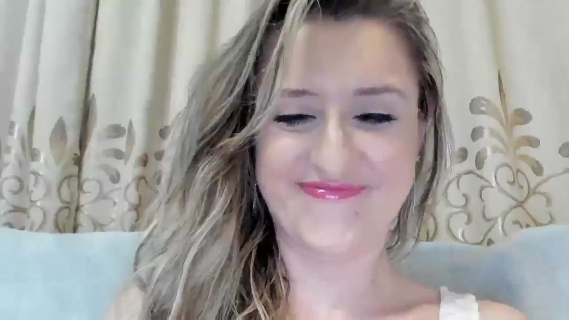 Gallery image thumbnail from BestDream's myfreecams stream on, 08/03/2025, 21:43 image 13 of 20
