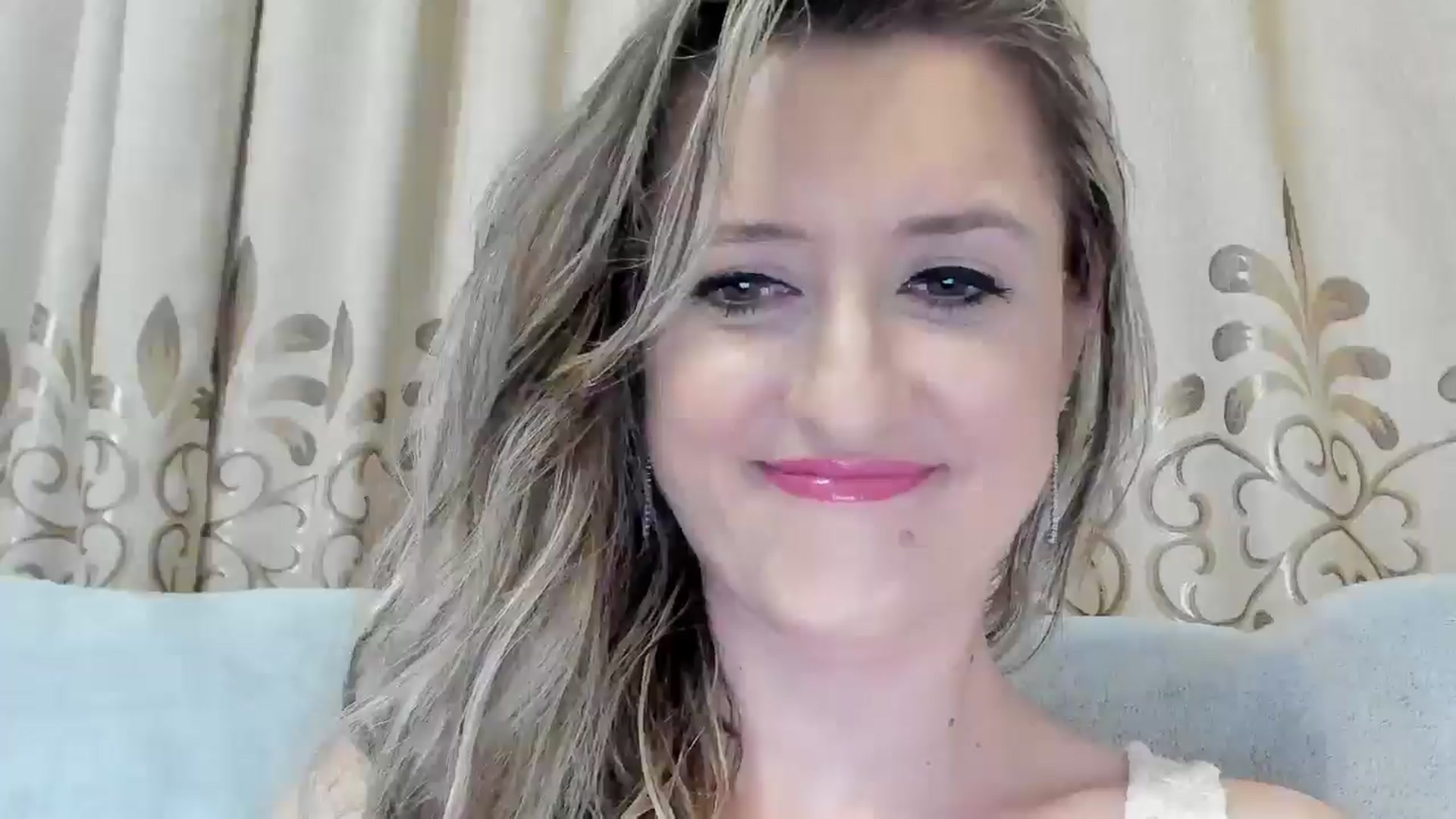 Gallery image thumbnail from BestDream's myfreecams stream on, 08/03/2025, 21:43 image 14 of 20