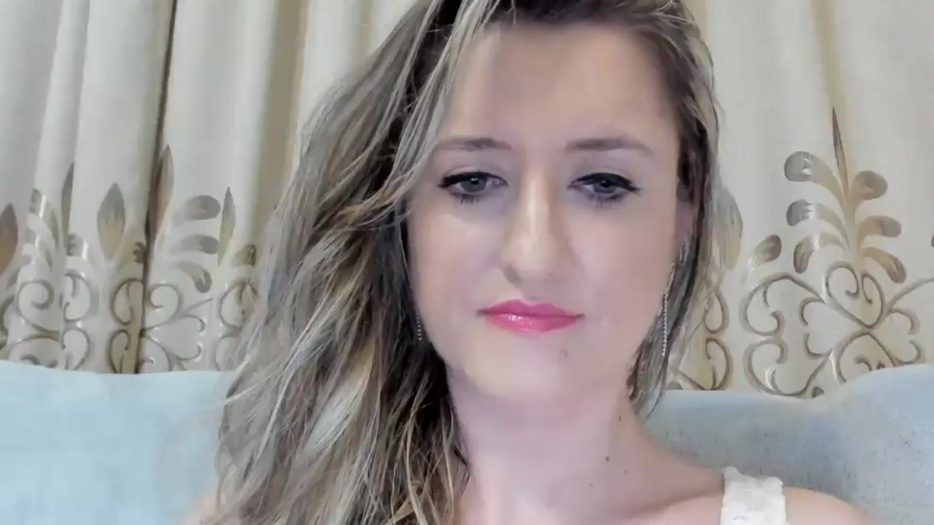 Gallery image thumbnail from BestDream's myfreecams stream on, 08/03/2025, 21:43 image 7 of 20