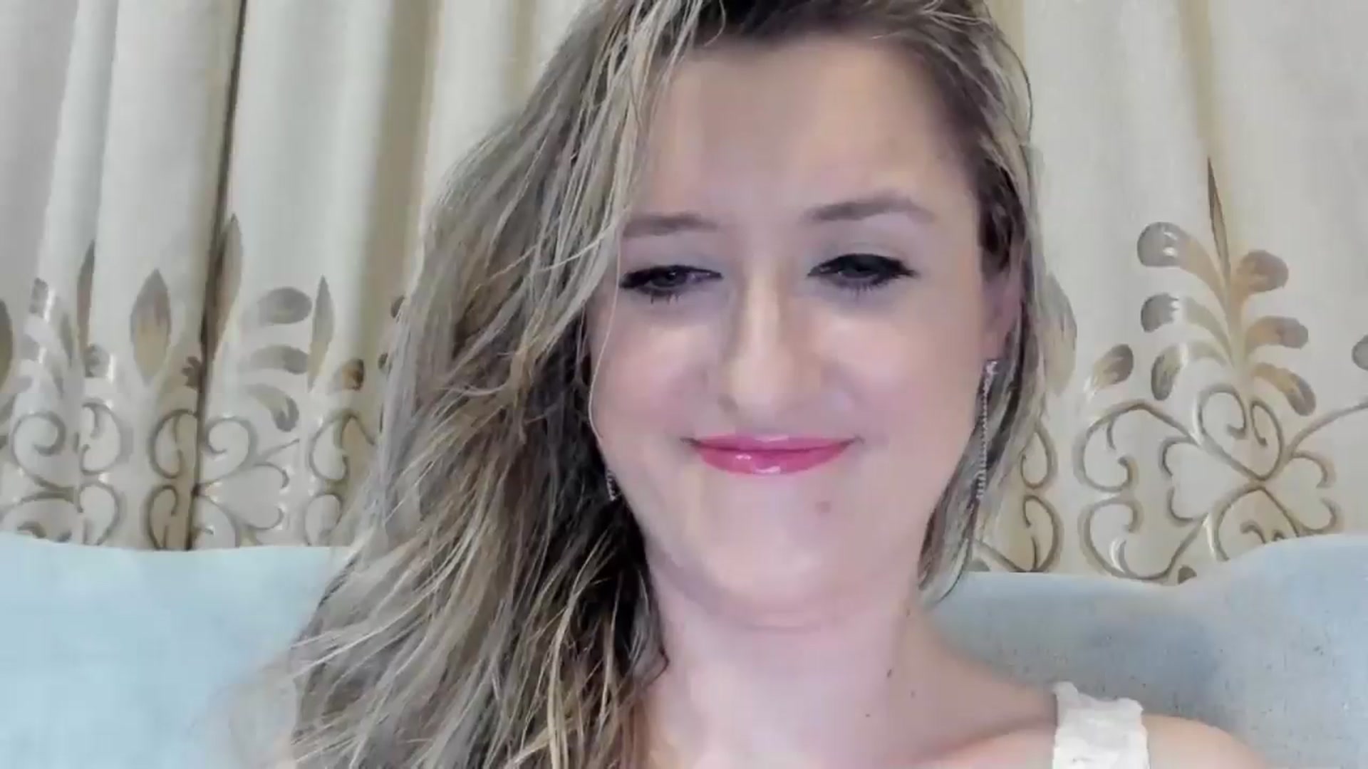 Gallery image thumbnail from BestDream's myfreecams stream on, 08/03/2025, 21:43 image 4 of 20