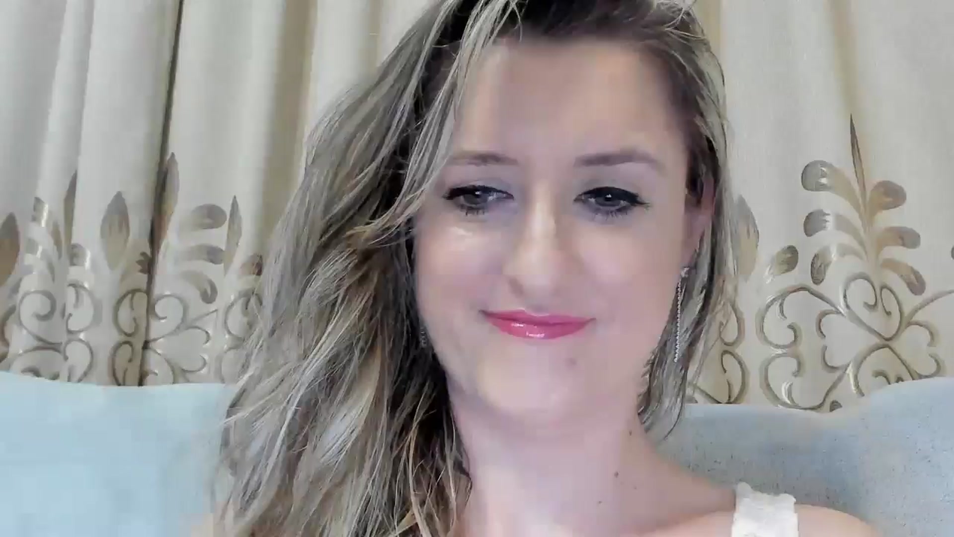 Gallery image thumbnail from BestDream's myfreecams stream on, 08/03/2025, 21:43 image 10 of 20