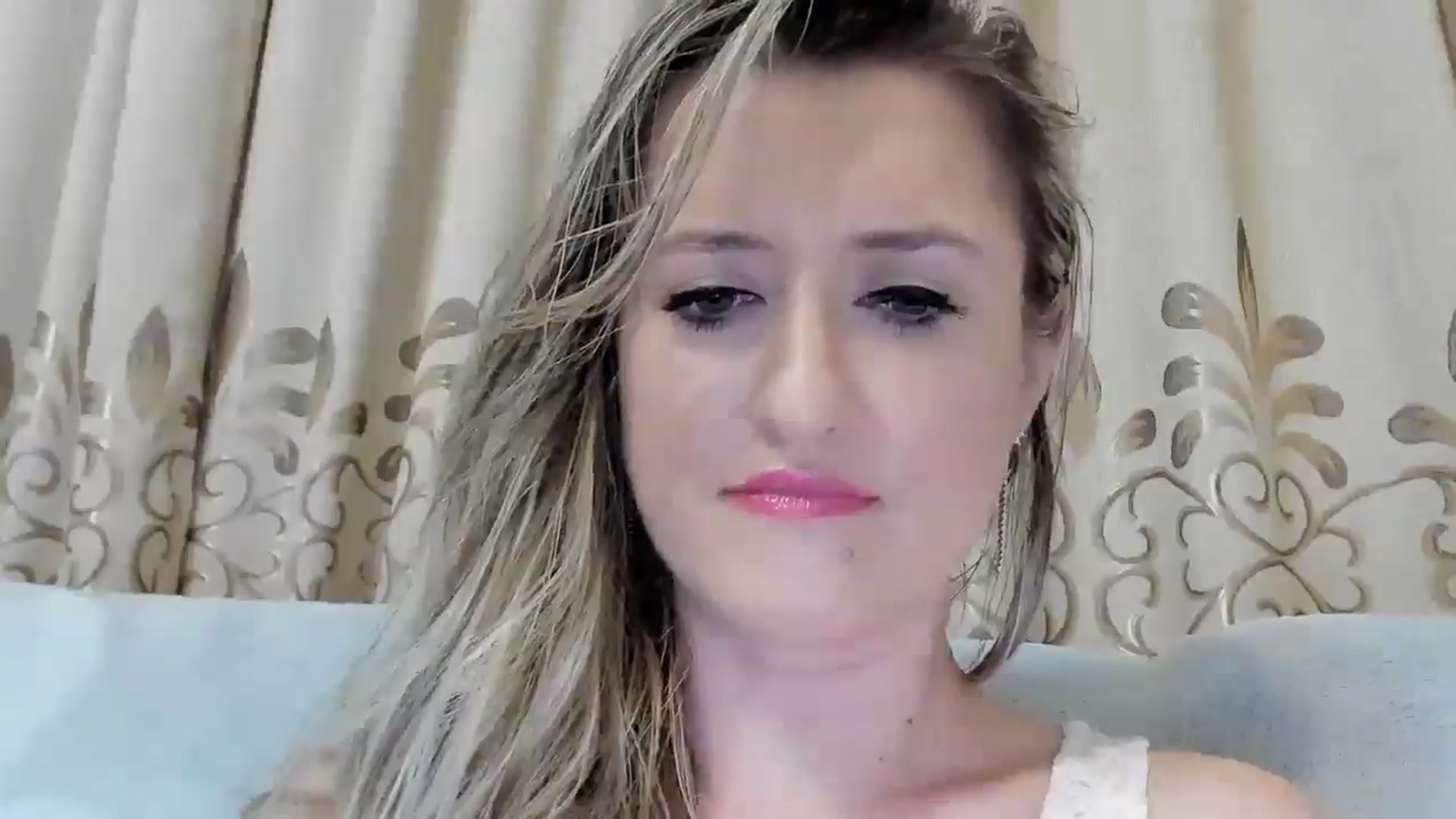 Gallery image thumbnail from BestDream's myfreecams stream on, 08/03/2025, 22:47 image 15 of 20