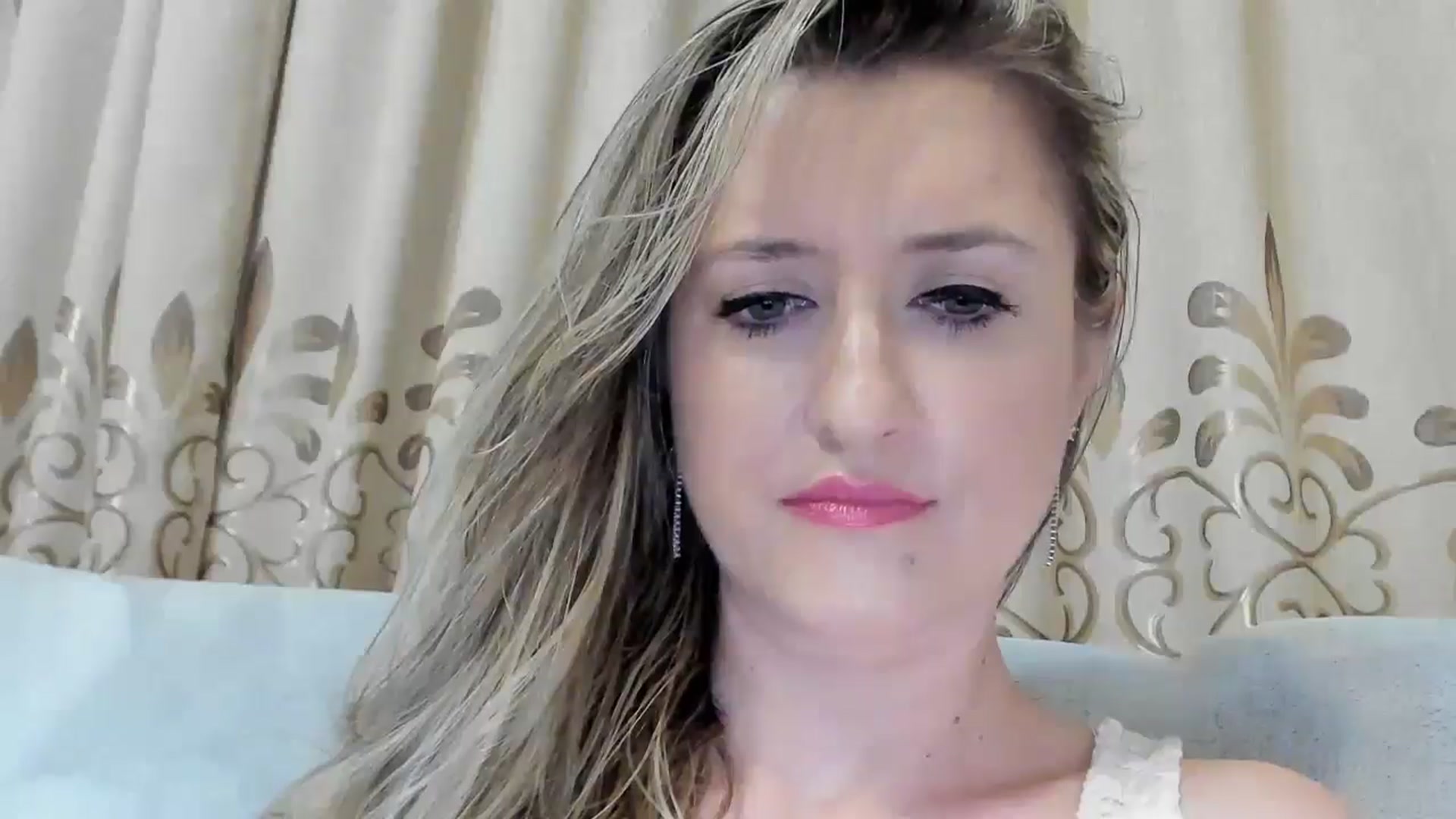Gallery image thumbnail from BestDream's myfreecams stream on, 08/03/2025, 22:47 image 18 of 20