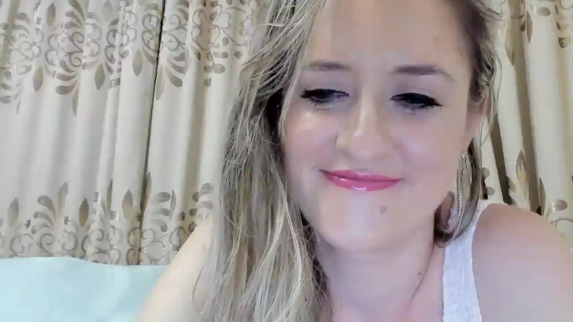 Gallery image thumbnail from BestDream's myfreecams stream on, 08/03/2025, 22:47 image 9 of 20