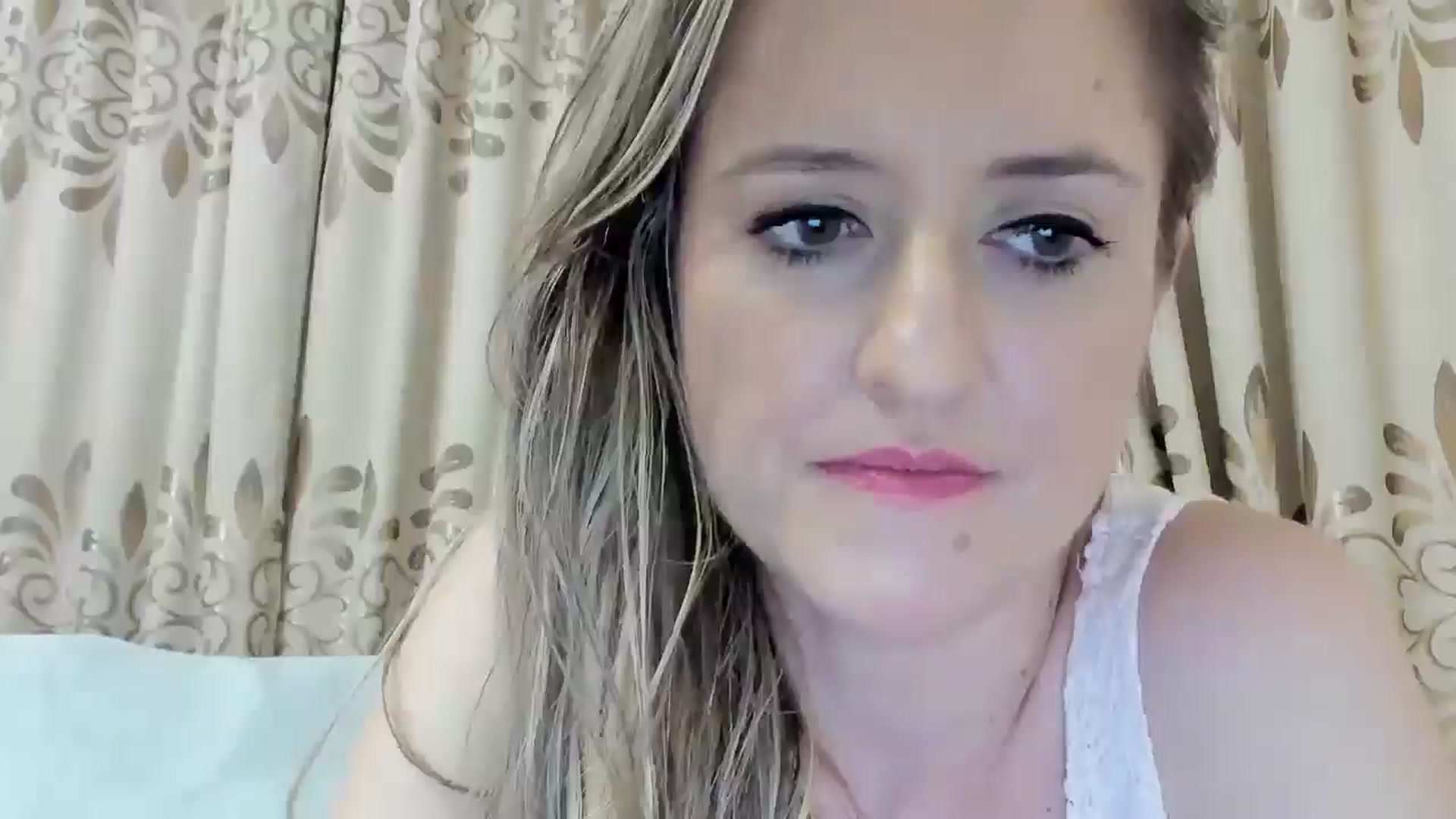 Gallery image thumbnail from BestDream's myfreecams stream on, 08/04/2025, 24:08 image 17 of 20