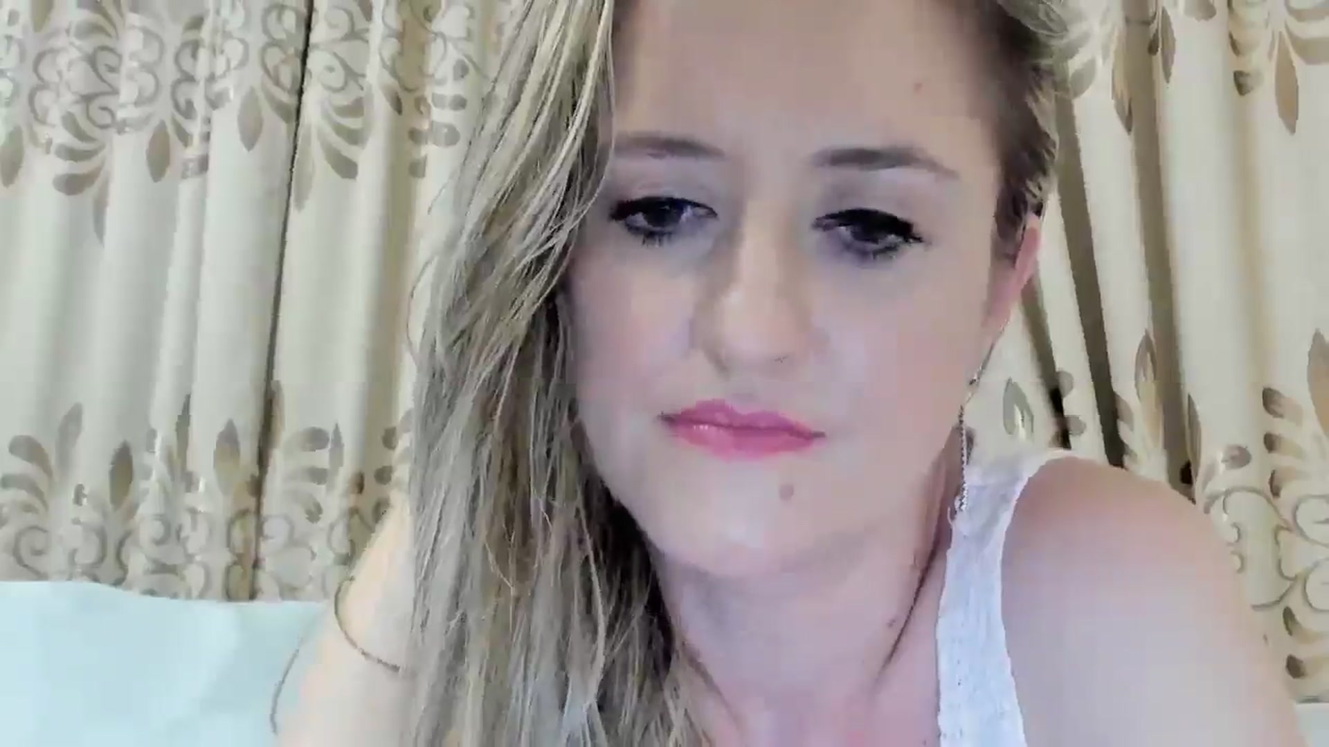 Gallery image thumbnail from BestDream's myfreecams stream on, 08/04/2025, 24:08 image 11 of 20