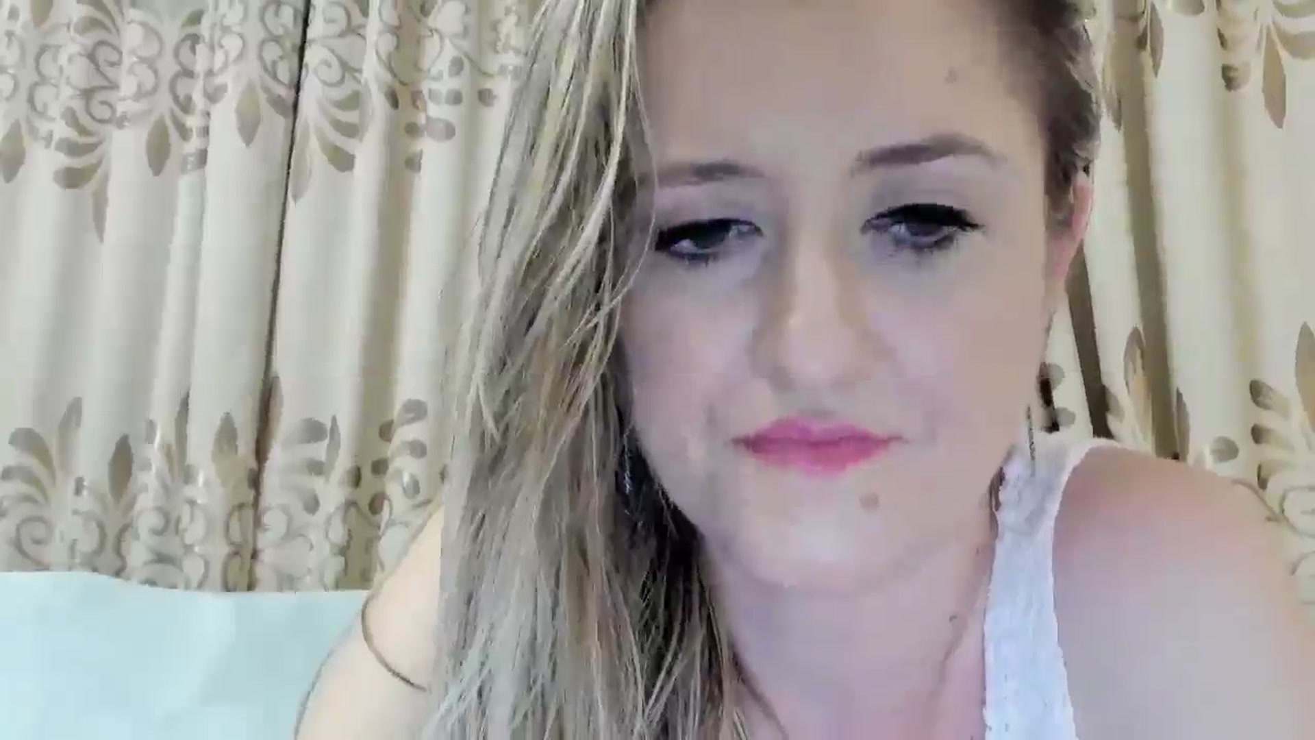 Gallery image thumbnail from BestDream's myfreecams stream on, 08/04/2025, 24:08 image 15 of 20