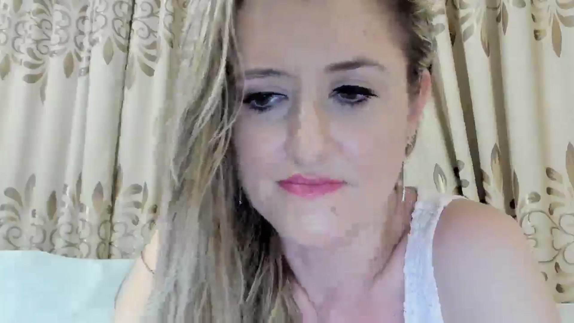 Gallery image thumbnail from BestDream's myfreecams stream on, 08/04/2025, 24:08 image 16 of 20