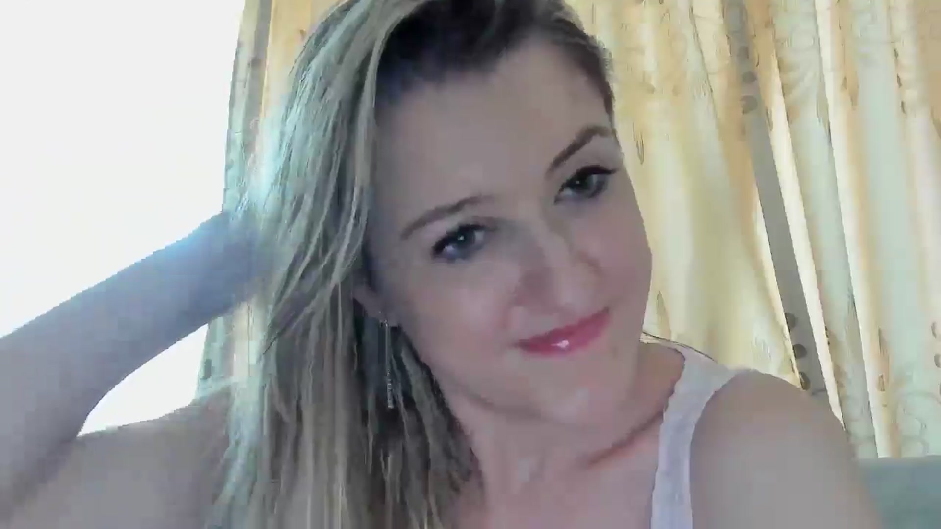 Gallery image thumbnail from BestDream's myfreecams stream on, 08/04/2025, 09:08 image 13 of 20