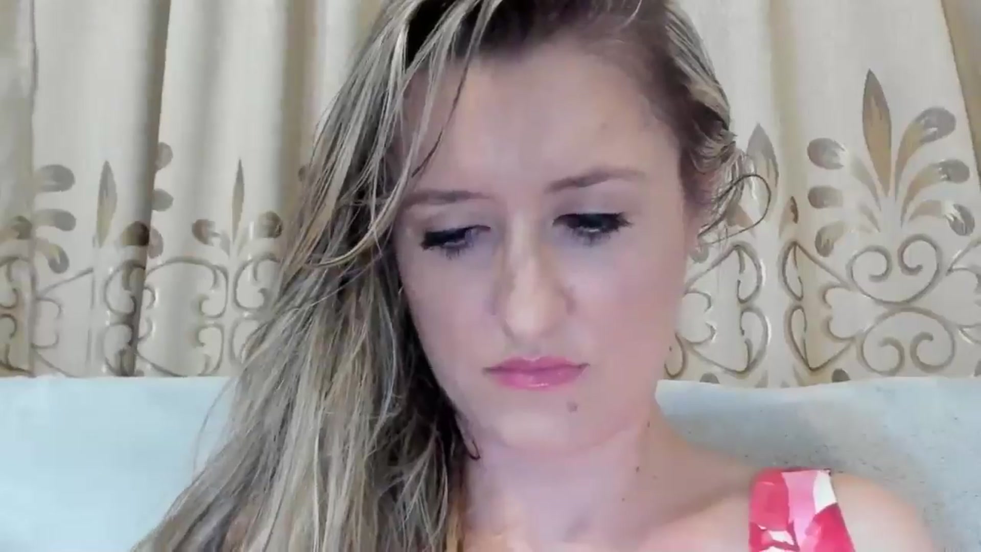 Gallery image thumbnail from BestDream's myfreecams stream on, 08/04/2025, 23:00 image 6 of 20