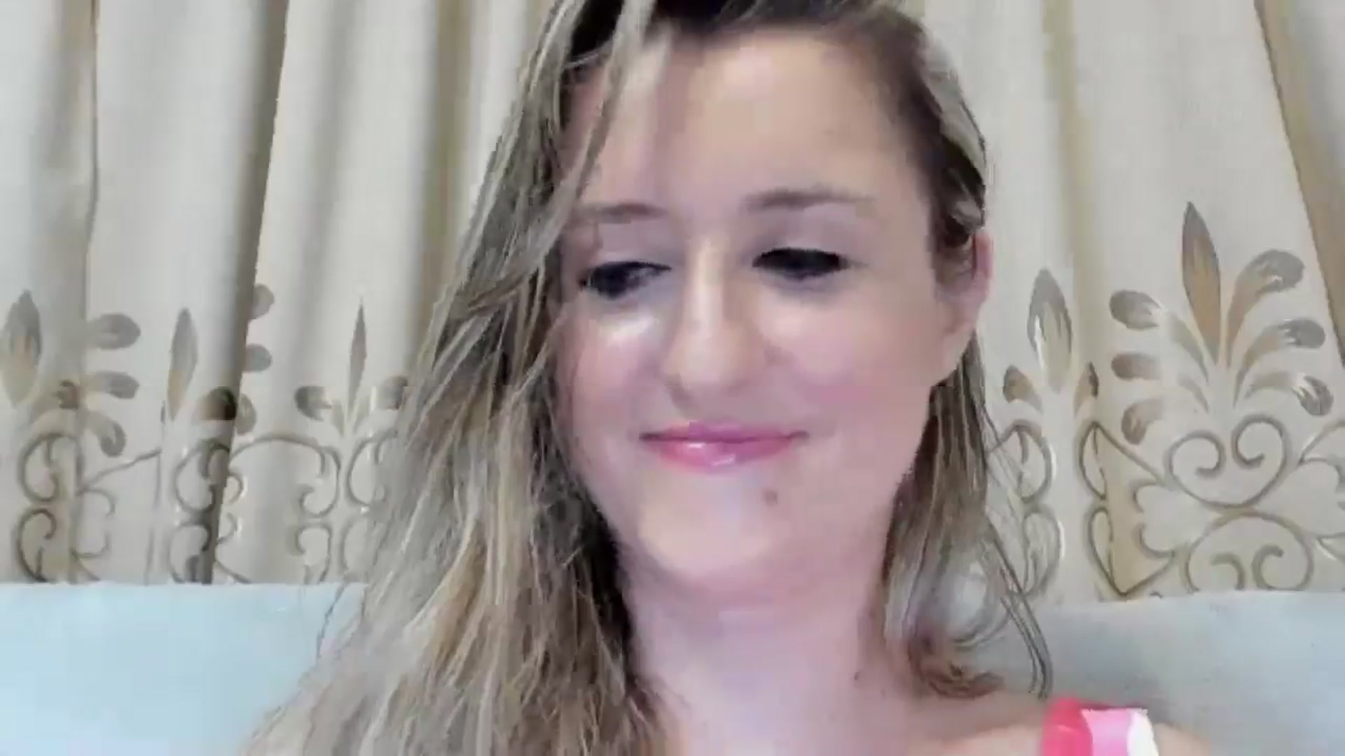 Gallery image thumbnail from BestDream's myfreecams stream on, 08/04/2025, 23:52 image 2 of 20