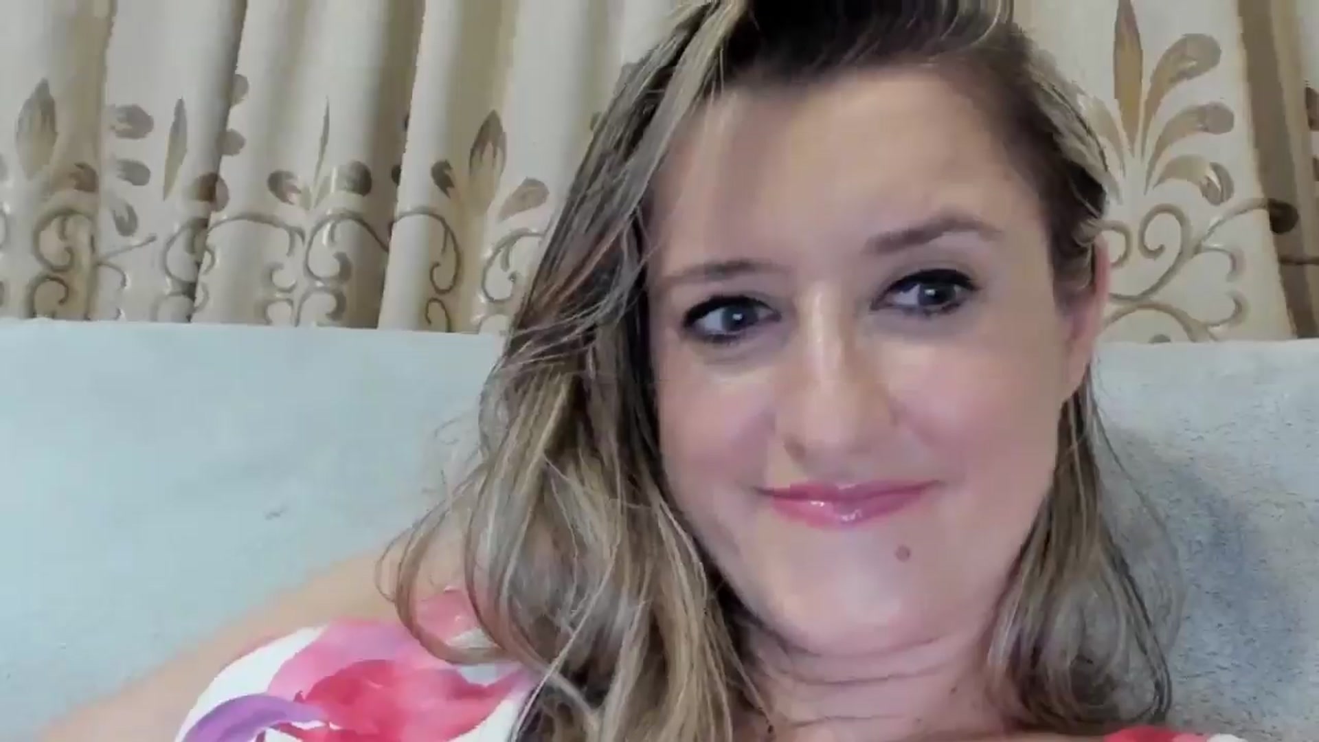 Gallery image thumbnail from BestDream's myfreecams stream on, 08/04/2025, 23:52 image 15 of 20