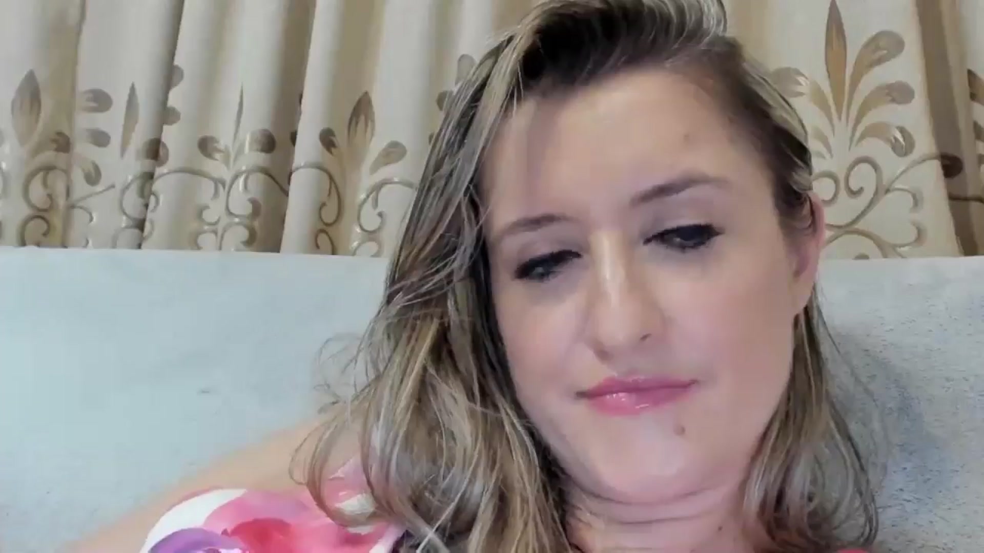 Gallery image thumbnail from BestDream's myfreecams stream on, 08/04/2025, 23:52 image 18 of 20