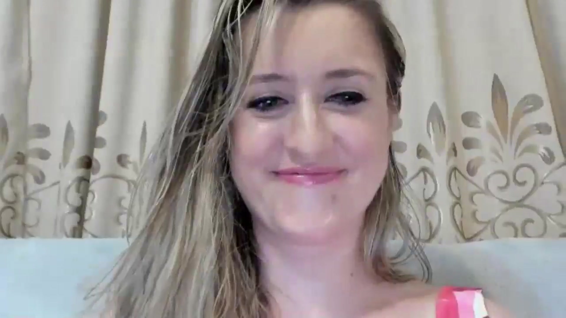Gallery image thumbnail from BestDream's myfreecams stream on, 08/04/2025, 23:52 image 4 of 20