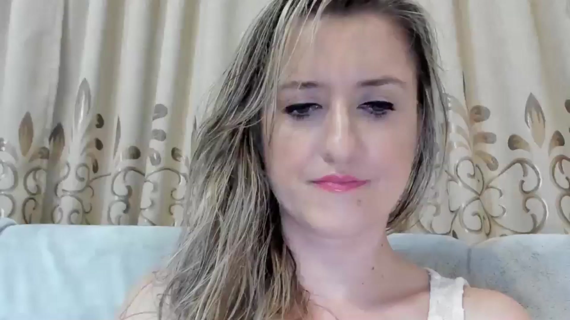 Gallery image thumbnail from BestDream's myfreecams stream on, 08/05/2025, 22:13 image 16 of 20