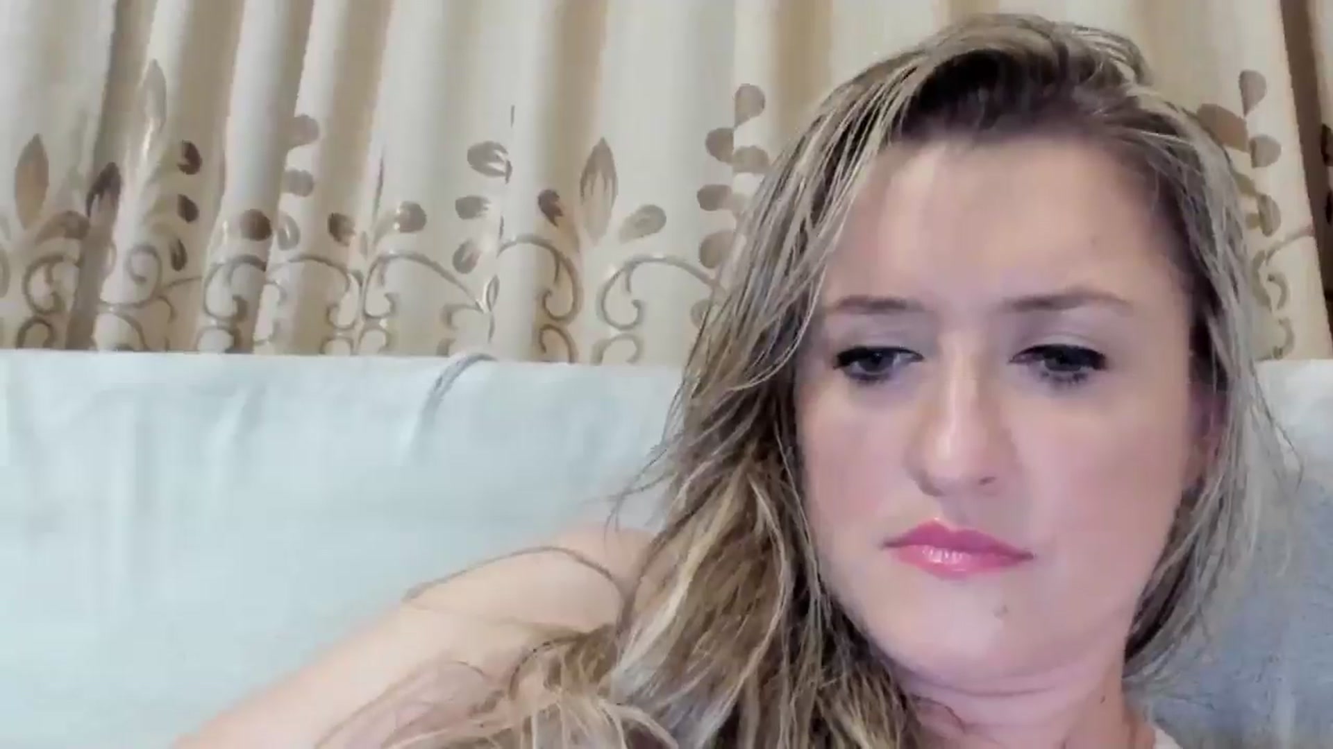 Gallery image thumbnail from BestDream's myfreecams stream on, 08/05/2025, 23:21 image 17 of 20