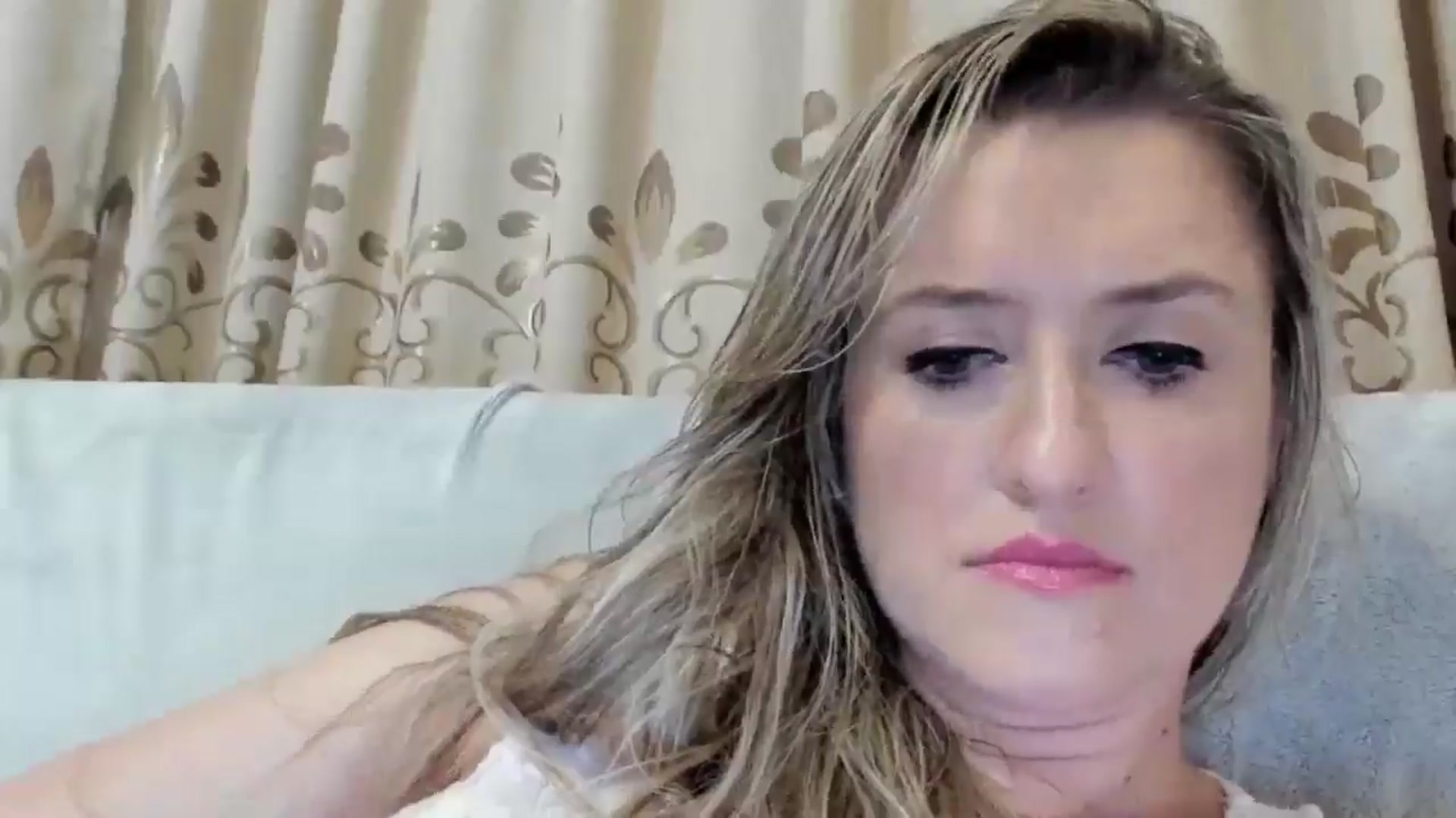 Gallery image thumbnail from BestDream's myfreecams stream on, 08/05/2025, 23:21 image 12 of 20