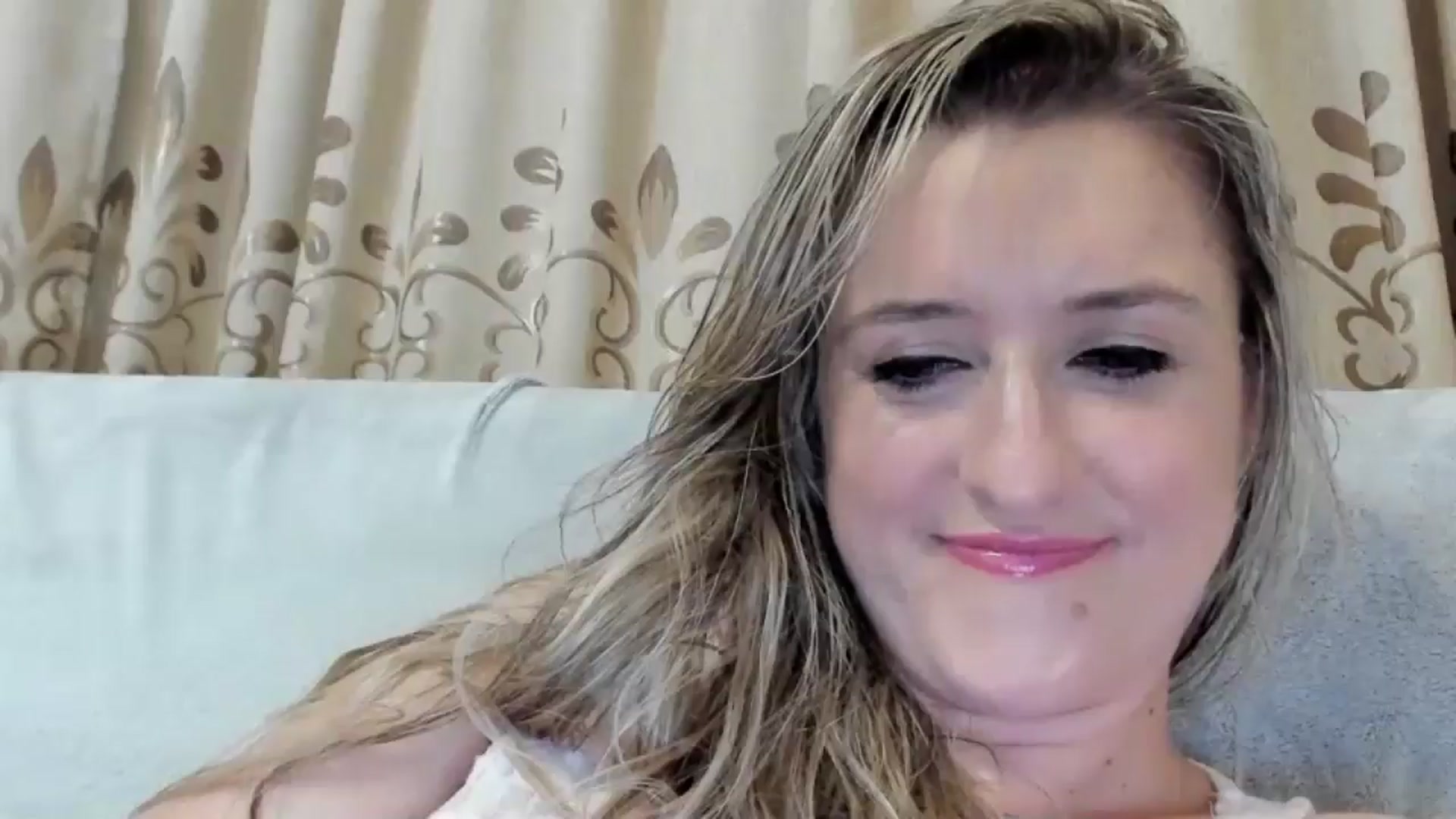 Gallery image thumbnail from BestDream's myfreecams stream on, 08/05/2025, 23:21 image 10 of 20