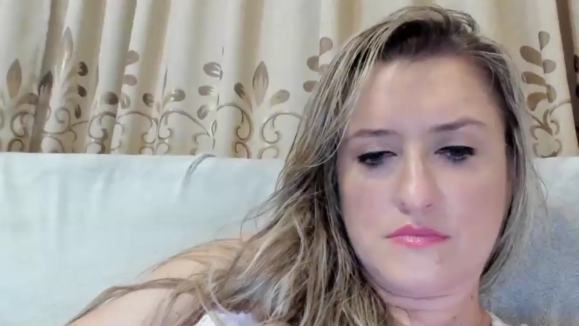 Gallery image thumbnail from BestDream's myfreecams stream on, 08/05/2025, 23:21 image 13 of 20