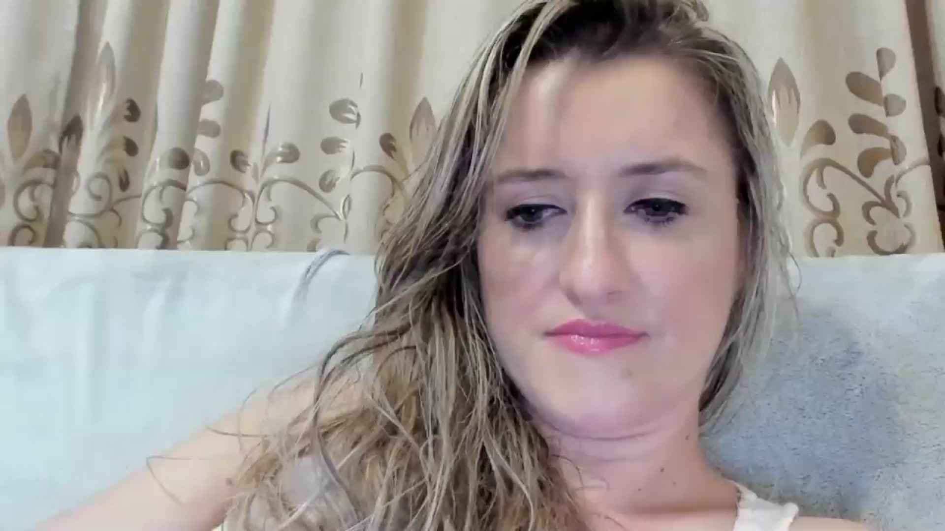Gallery image thumbnail from BestDream's myfreecams stream on, 08/05/2025, 23:21 image 1 of 20