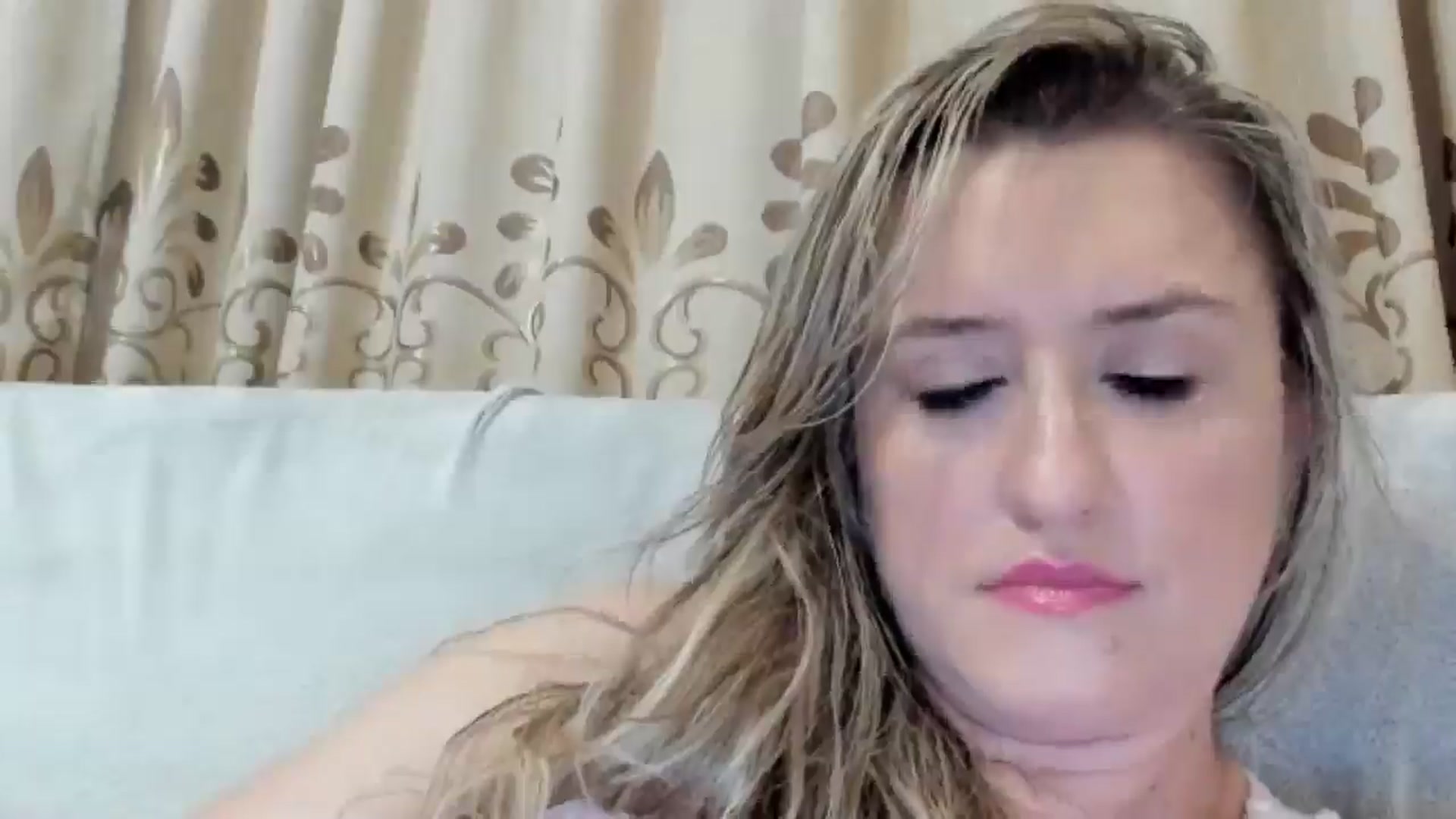 Gallery image thumbnail from BestDream's myfreecams stream on, 08/05/2025, 23:21 image 15 of 20