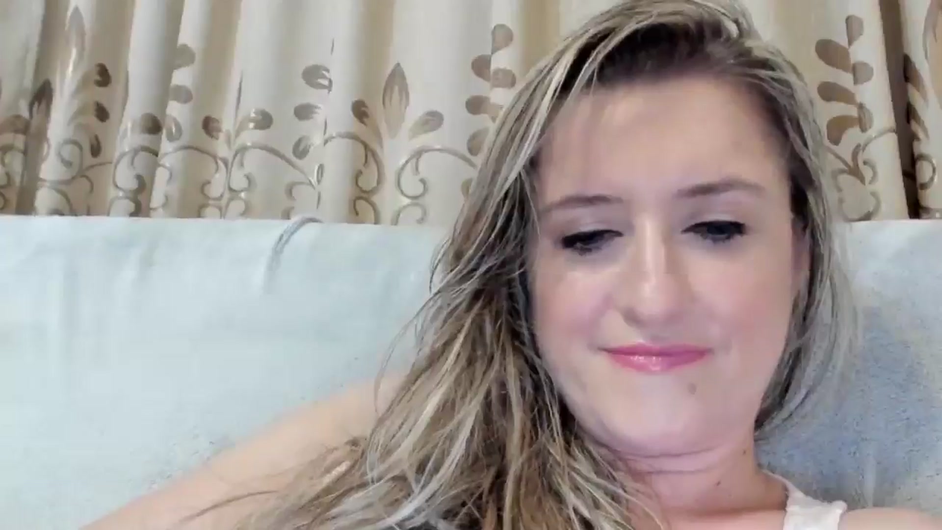 Gallery image thumbnail from BestDream's myfreecams stream on, 08/06/2025, 24:00 image 6 of 20