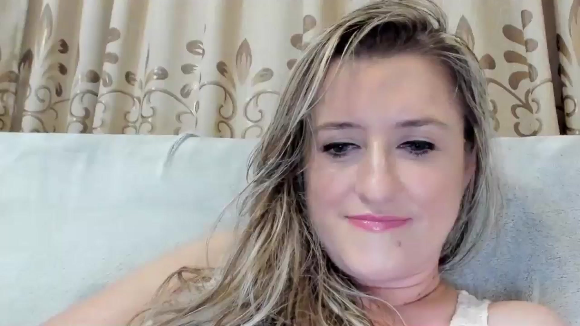 Gallery image thumbnail from BestDream's myfreecams stream on, 08/06/2025, 24:00 image 13 of 20