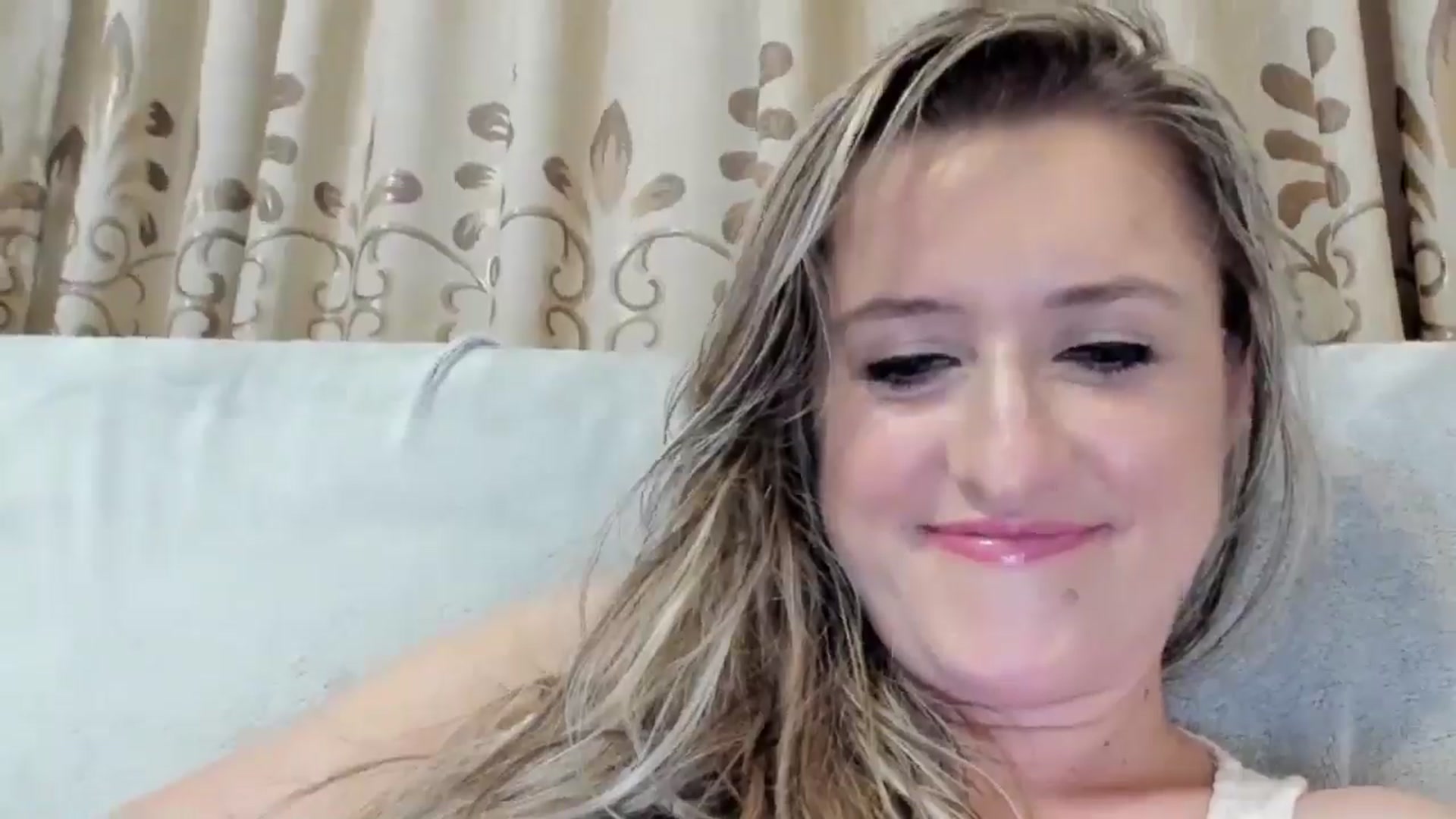 Gallery image thumbnail from BestDream's myfreecams stream on, 08/06/2025, 24:00 image 4 of 20