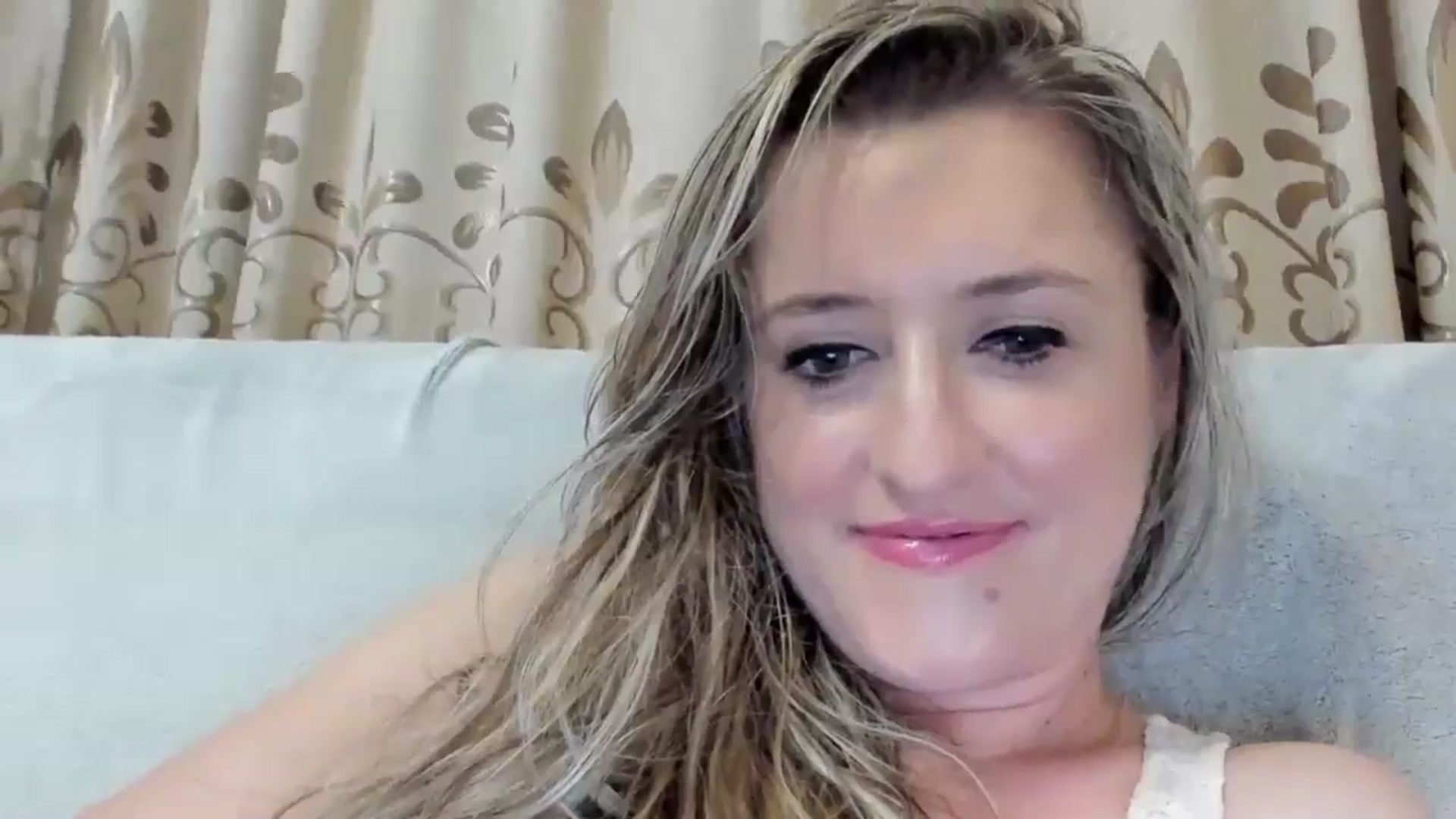 Gallery image thumbnail from BestDream's myfreecams stream on, 08/06/2025, 24:00 image 9 of 20