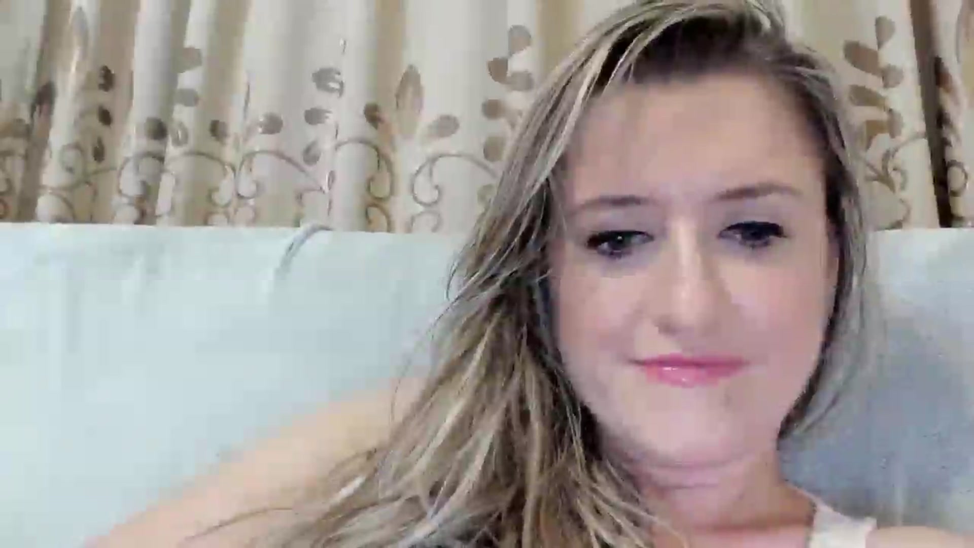 Gallery image thumbnail from BestDream's myfreecams stream on, 08/06/2025, 24:00 image 3 of 20