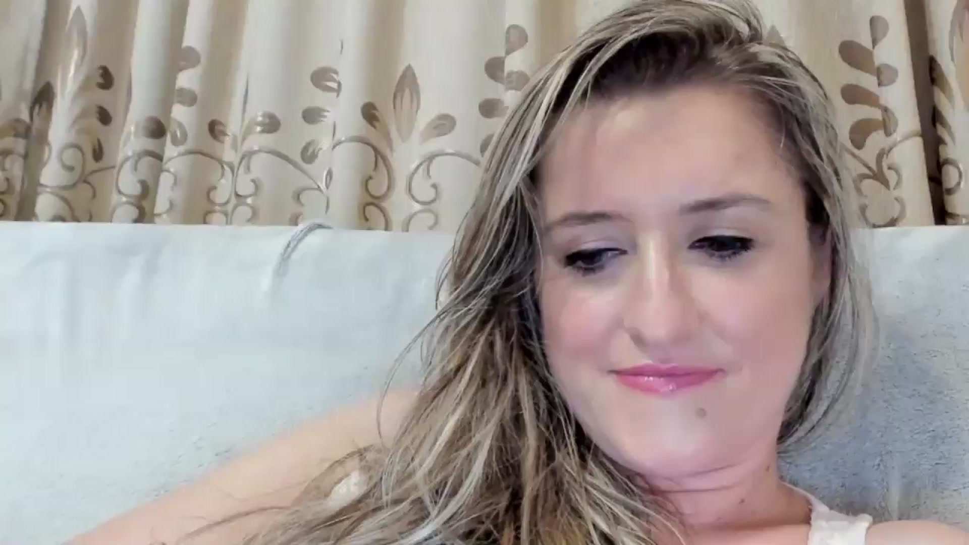 Gallery image thumbnail from BestDream's myfreecams stream on, 08/06/2025, 24:00 image 7 of 20