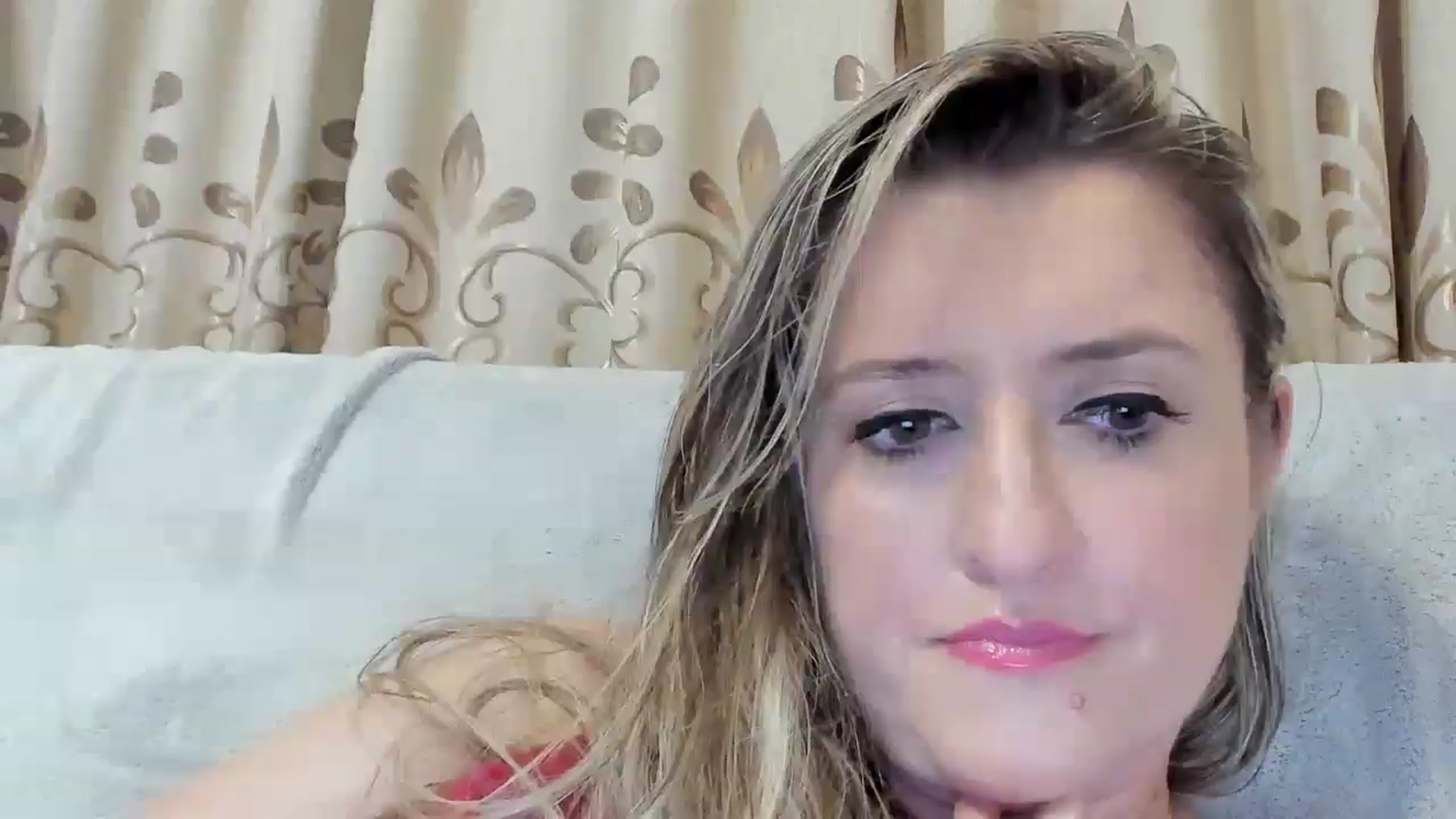 Gallery image thumbnail from BestDream's myfreecams stream on, 08/07/2025, 24:00 image 17 of 20