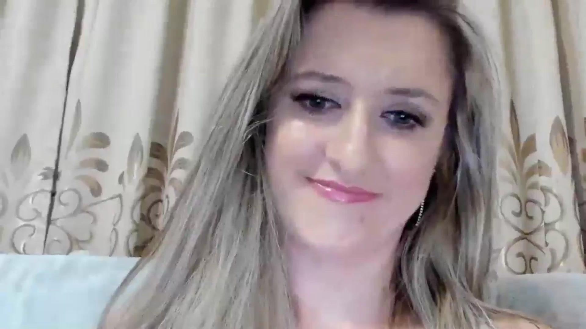 Gallery image thumbnail from BestDream's myfreecams stream on, 08/07/2025, 23:46 image 9 of 20