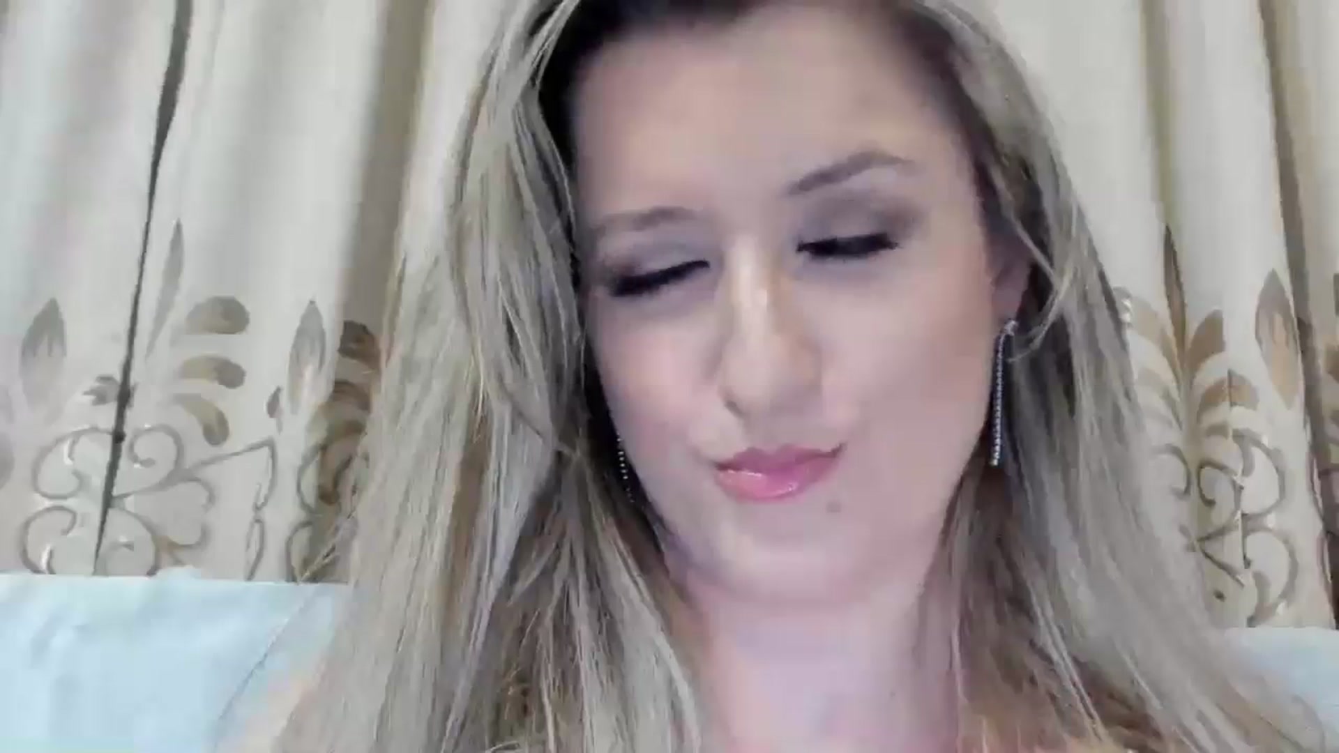 Gallery image thumbnail from BestDream's myfreecams stream on, 08/07/2025, 23:46 image 7 of 20