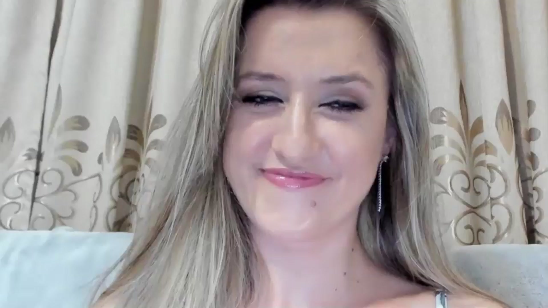 Gallery image thumbnail from BestDream's myfreecams stream on, 08/07/2025, 23:46 image 4 of 20