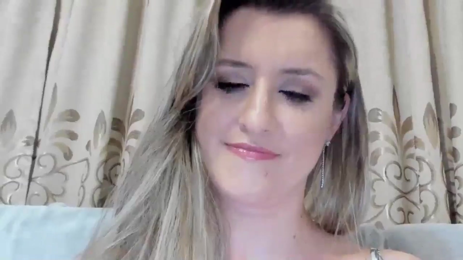 Gallery image thumbnail from BestDream's myfreecams stream on, 08/07/2025, 23:46 image 13 of 20