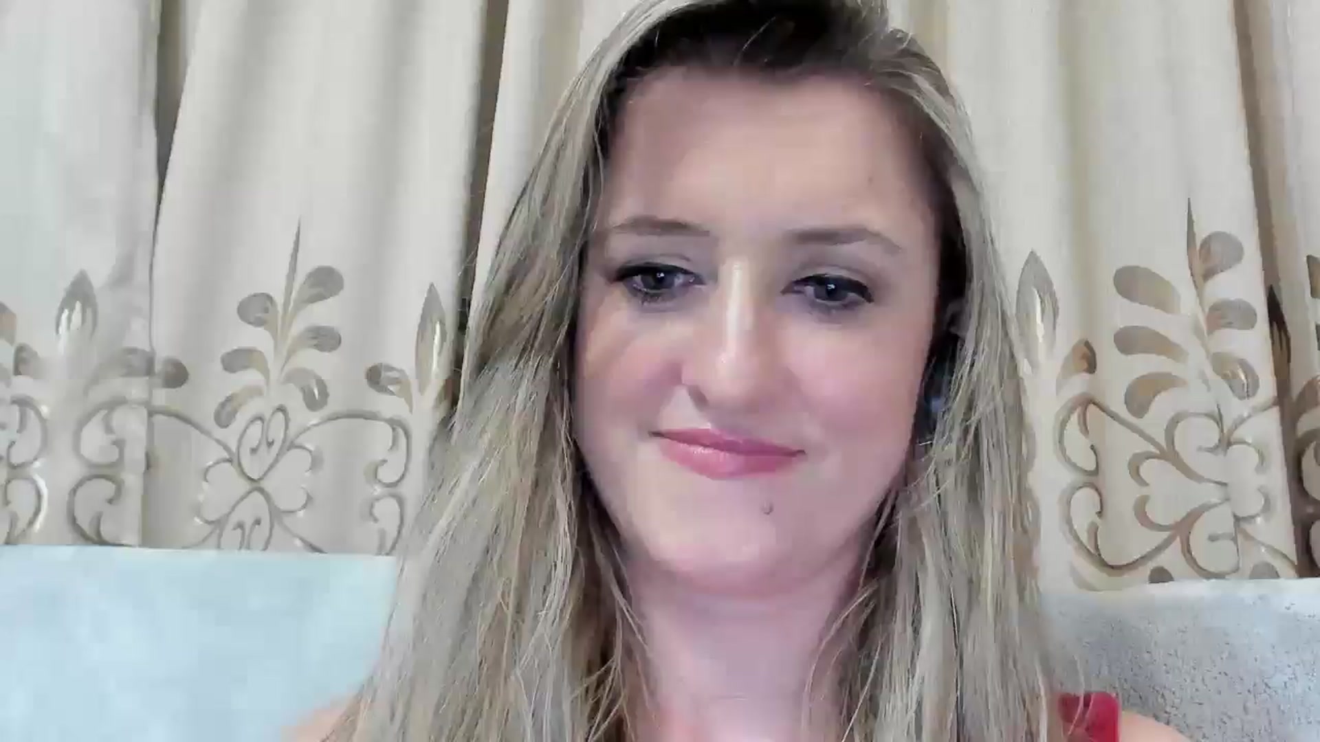 Gallery image thumbnail from BestDream's myfreecams stream on, 08/08/2025, 23:20 image 17 of 20