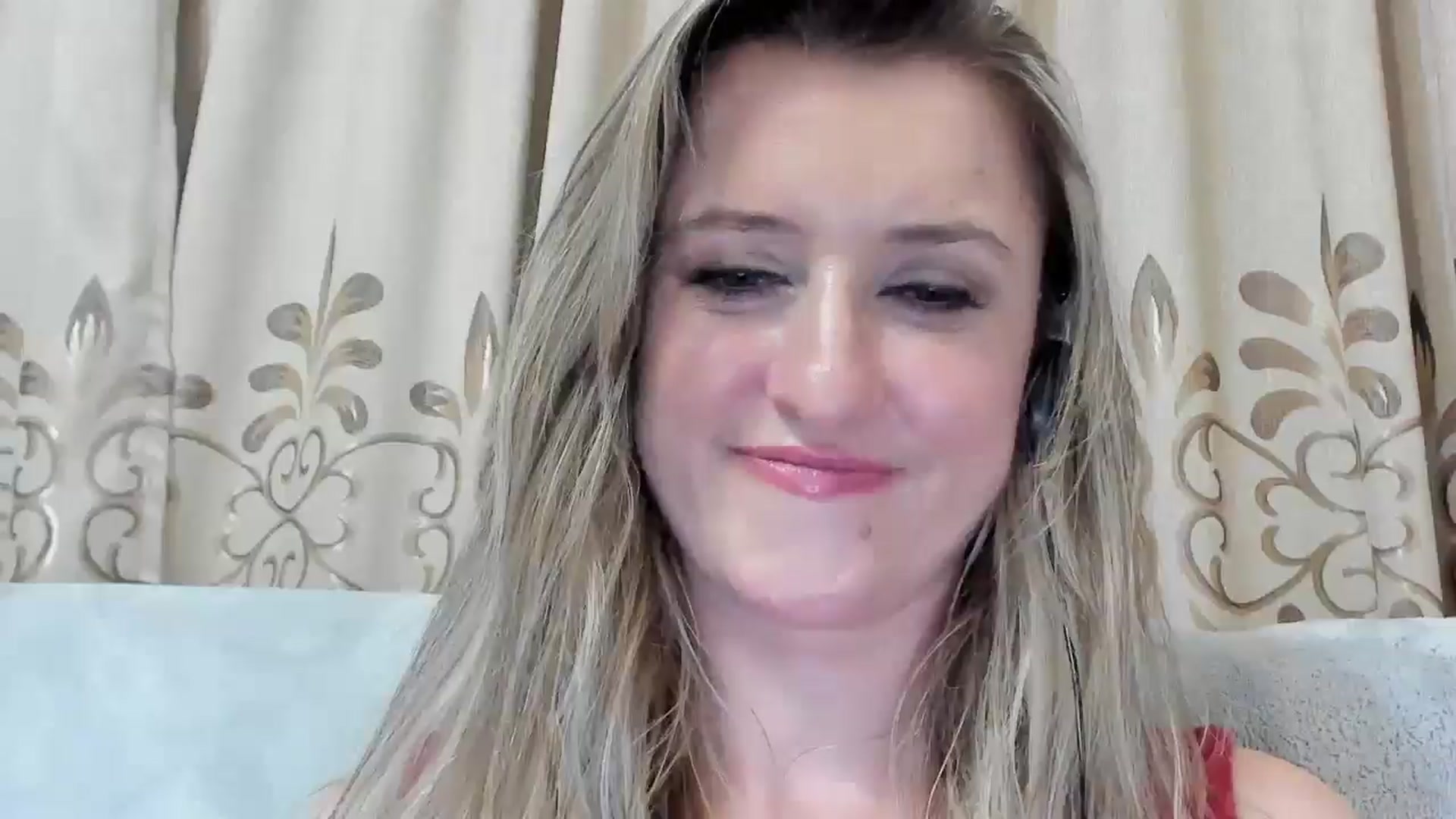 Gallery image thumbnail from BestDream's myfreecams stream on, 08/08/2025, 23:20 image 14 of 20