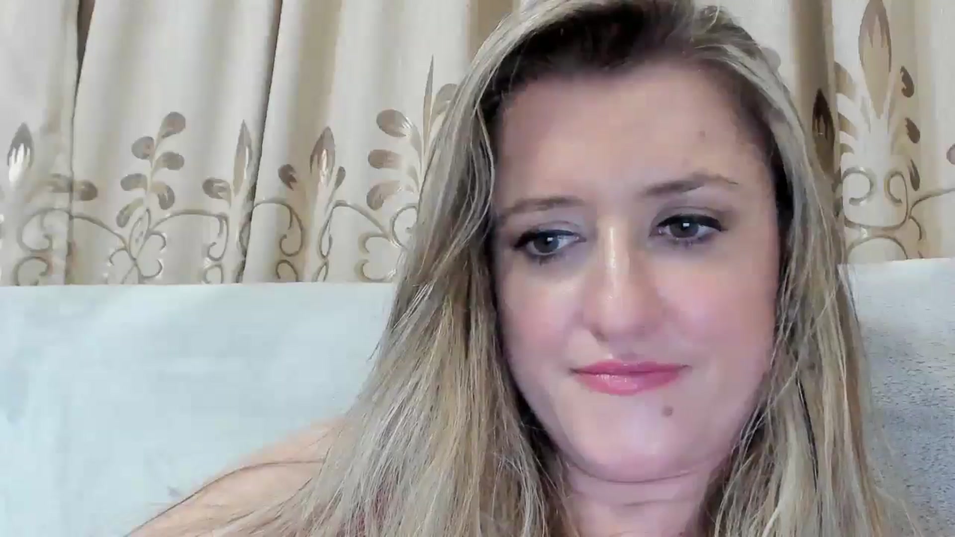 Gallery image thumbnail from BestDream's myfreecams stream on, 08/08/2025, 23:34 image 12 of 20