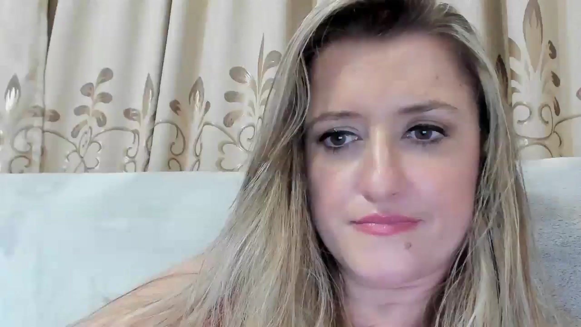 Gallery image thumbnail from BestDream's myfreecams stream on, 08/08/2025, 23:34 image 10 of 20